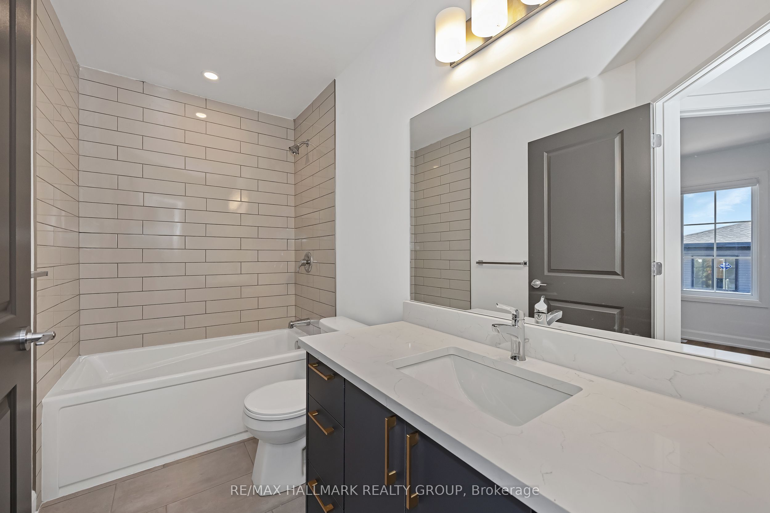 Unit 201 - 1124 Gabriel Street, Orleans-Gloucester 3