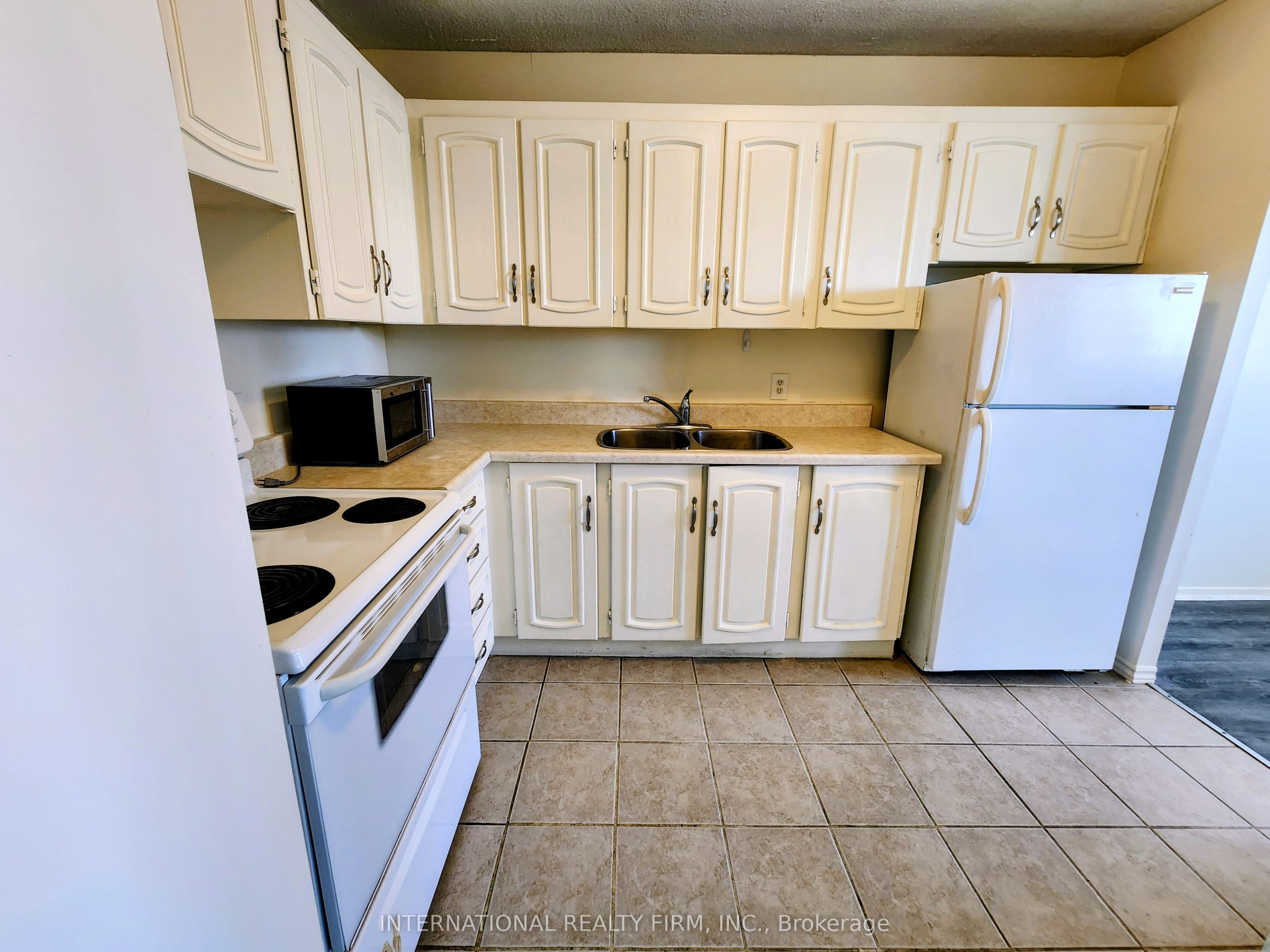 Unit 1102 - 215 Glenridge Avenue, St. Catharines 3