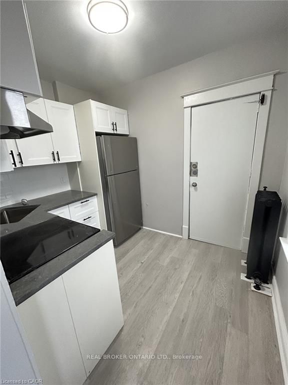 Unit 6 - 983 Main Street E, Hamilton 3