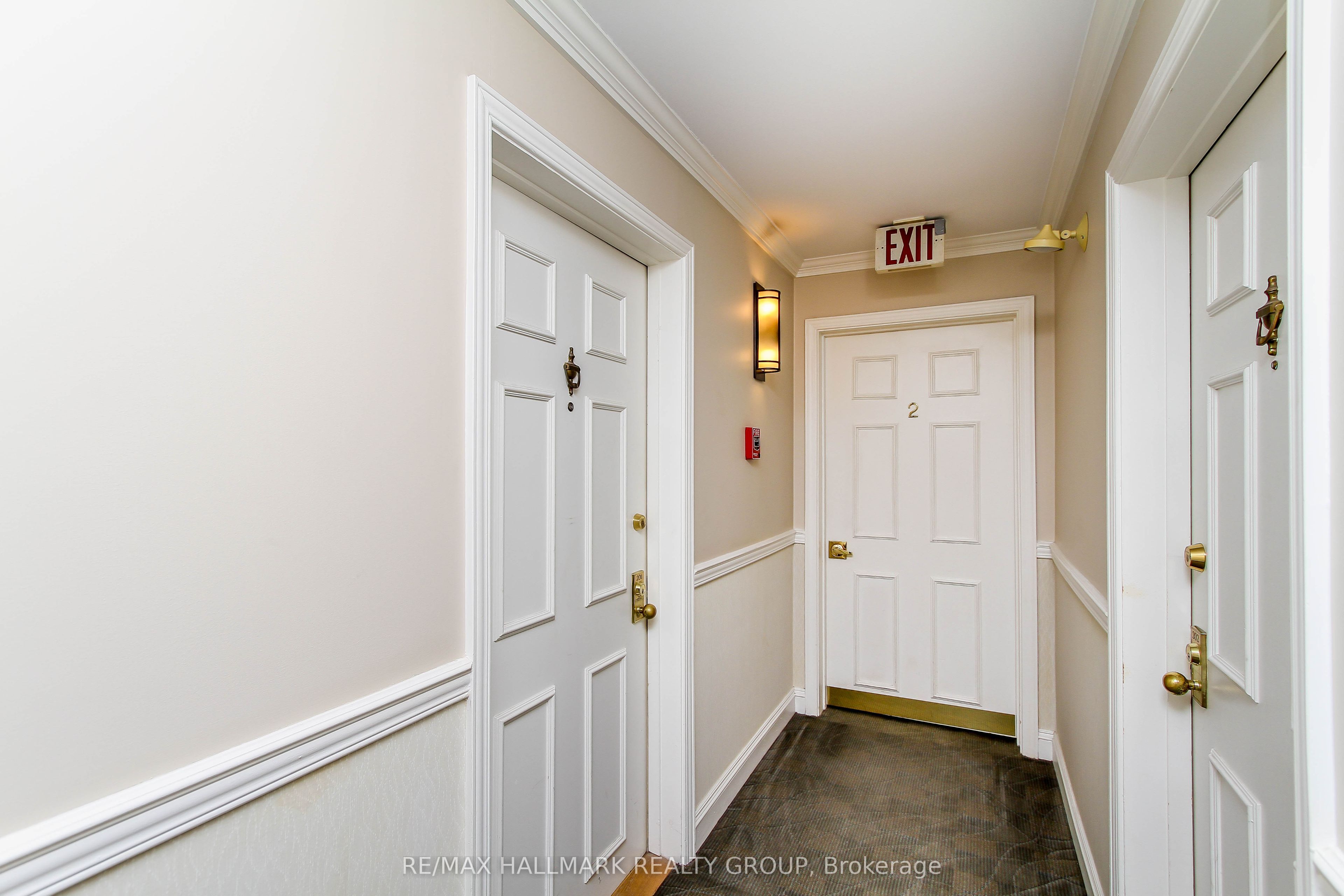 Unit 201 - 222 Bruyere Street, Ottawa 3