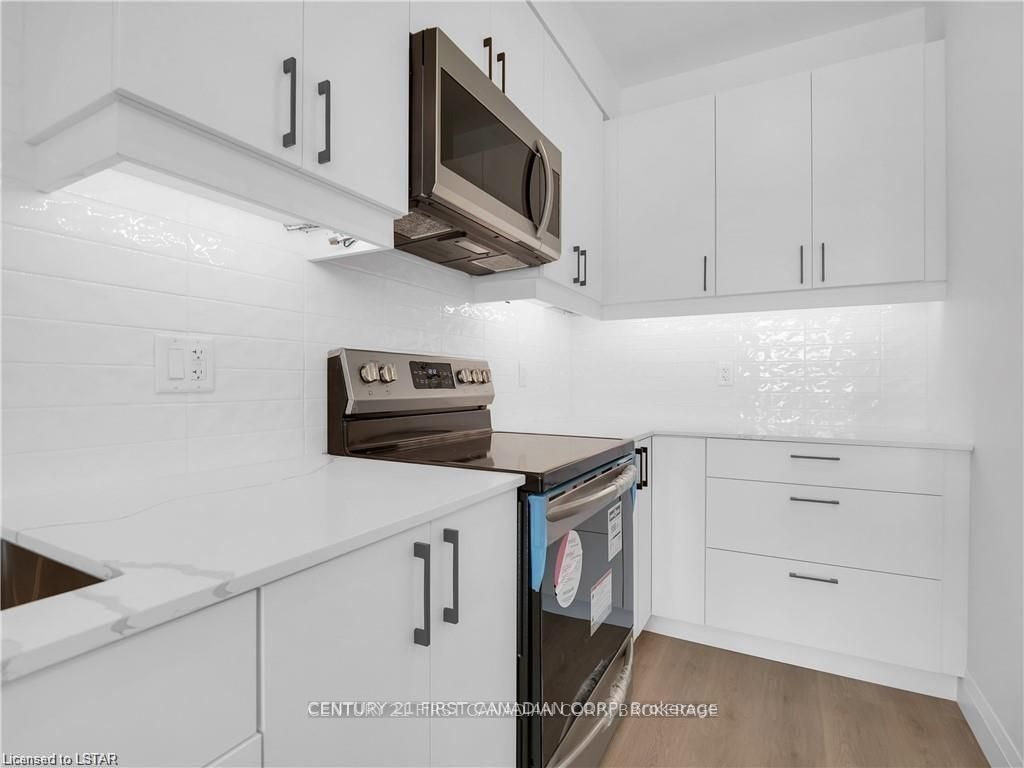 Unit 51 - 3900 Savoy Street, London 5