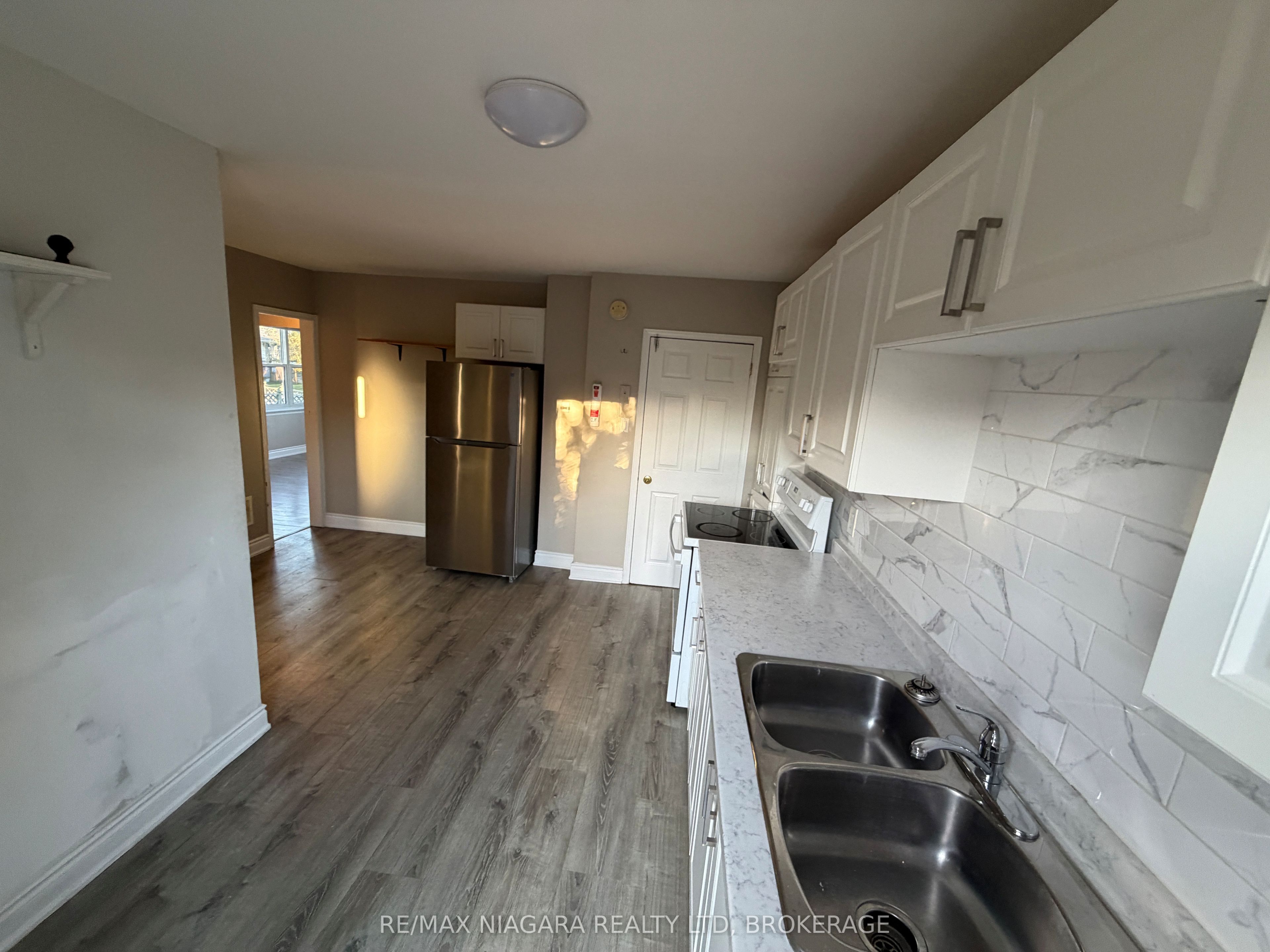 Unit Unit 2 - 24 Union Street, St. Catharines 3