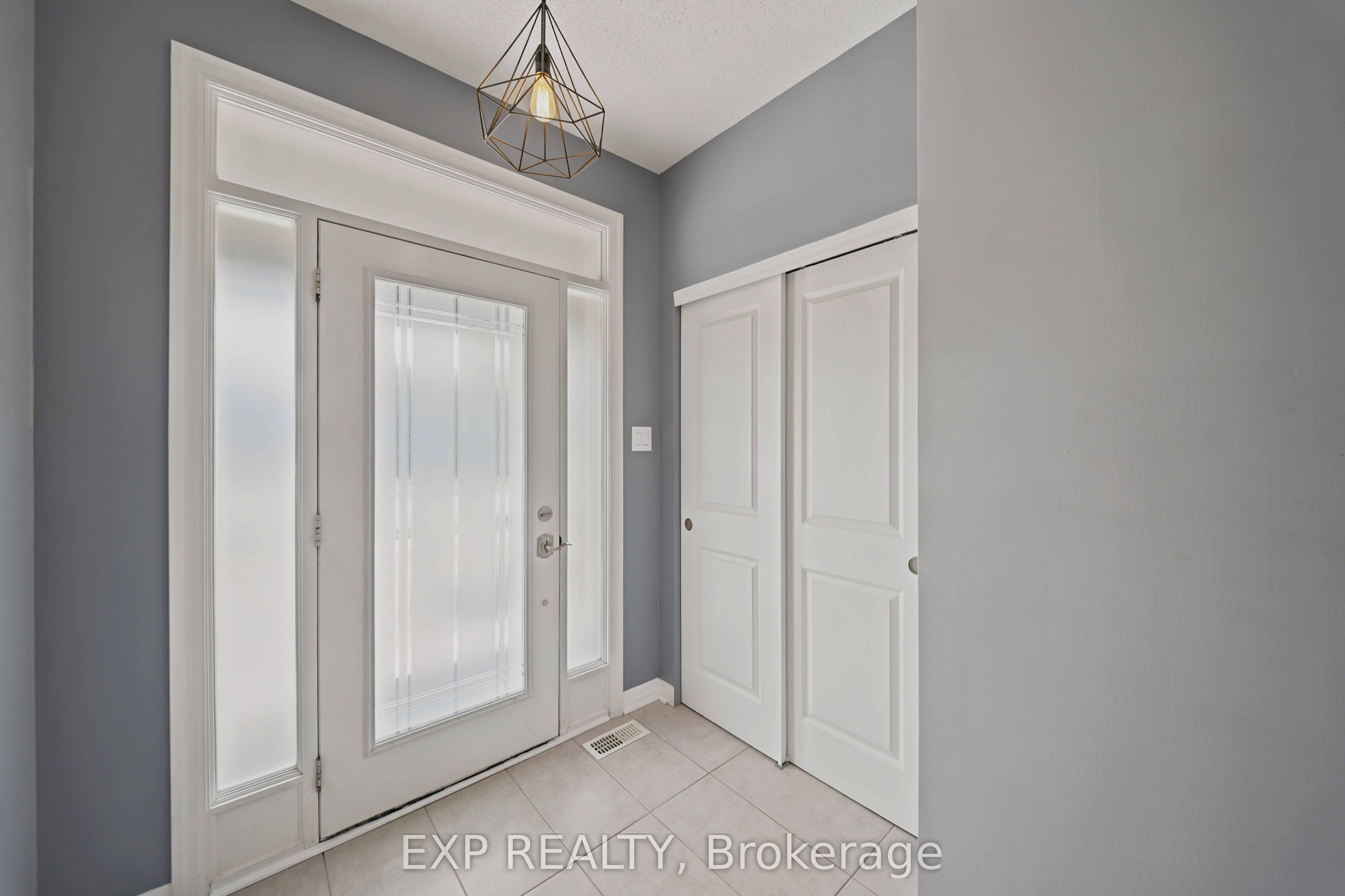 615 Spring Valley Drive, Orleans-Gloucester 2