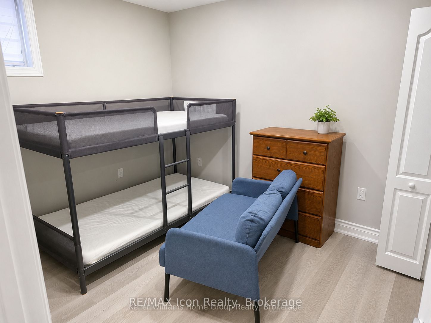 Unit B - 165 Rockcliffe Drive, Kitchener 2