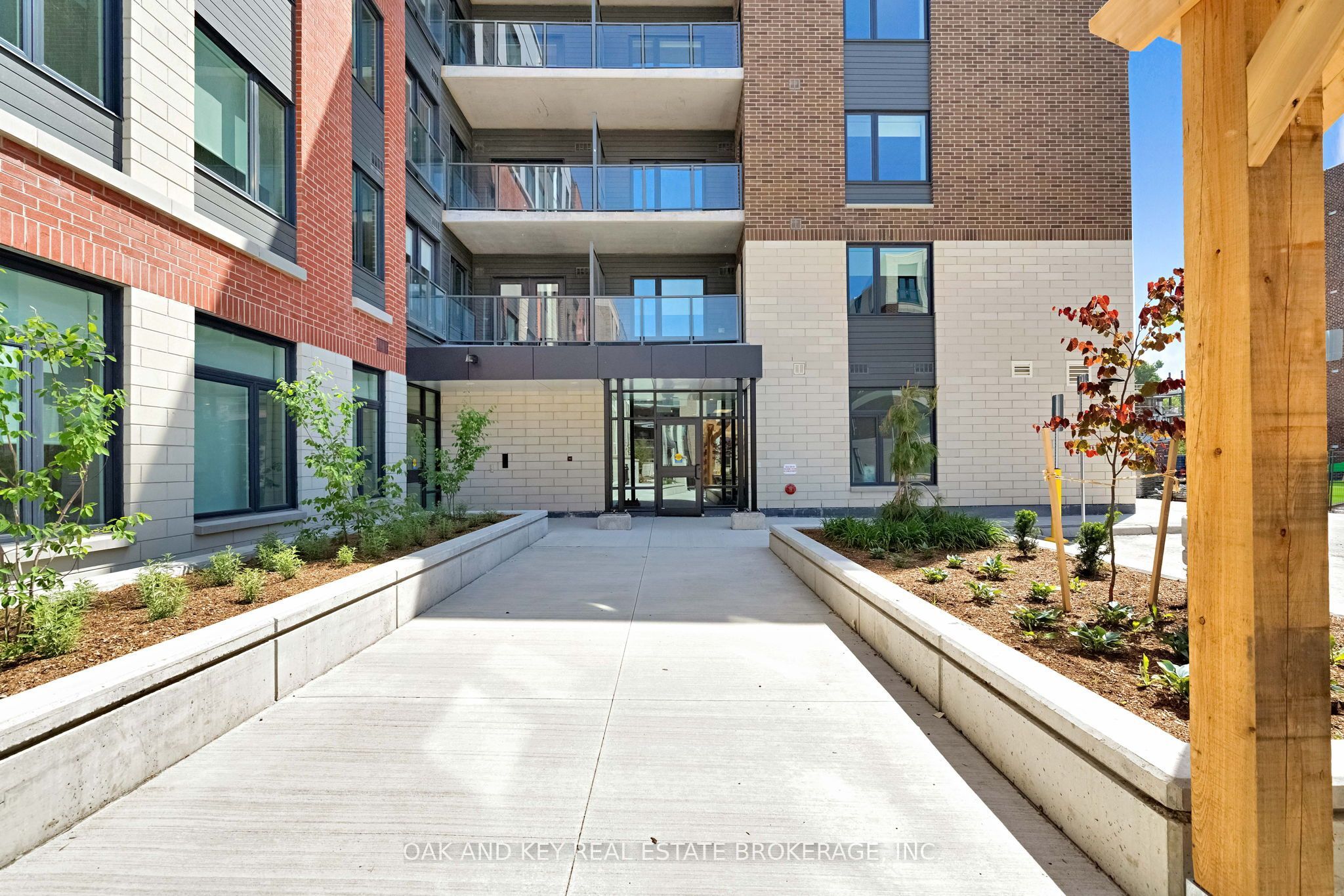 Unit 210 - 385 Hill Street, London 4