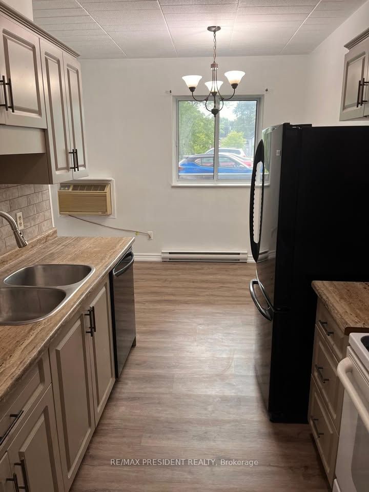Unit 111 - 29 West Avenue W, Kitchener 4