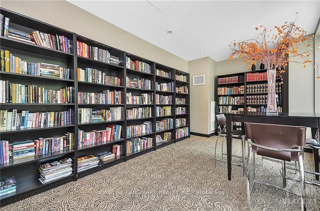 Unit 509 - 138 Somerset Street, Ottawa 3