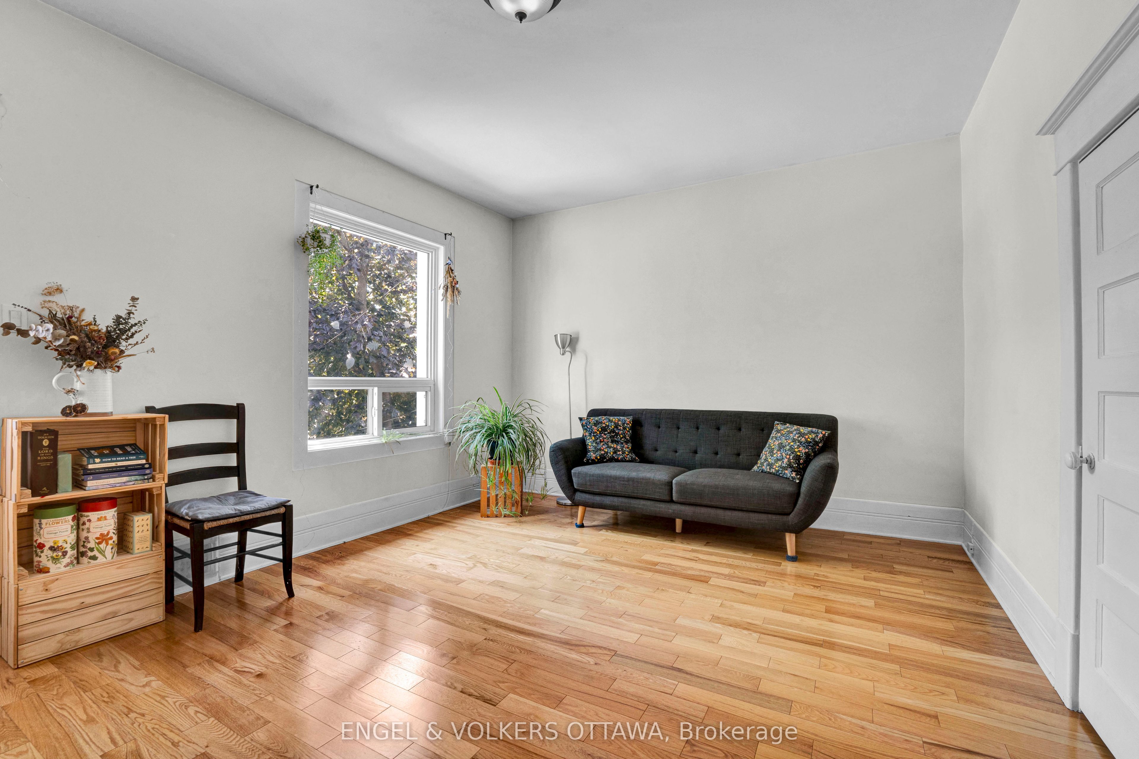 Unit 2 - 172 Ivy Crescent, Ottawa 3