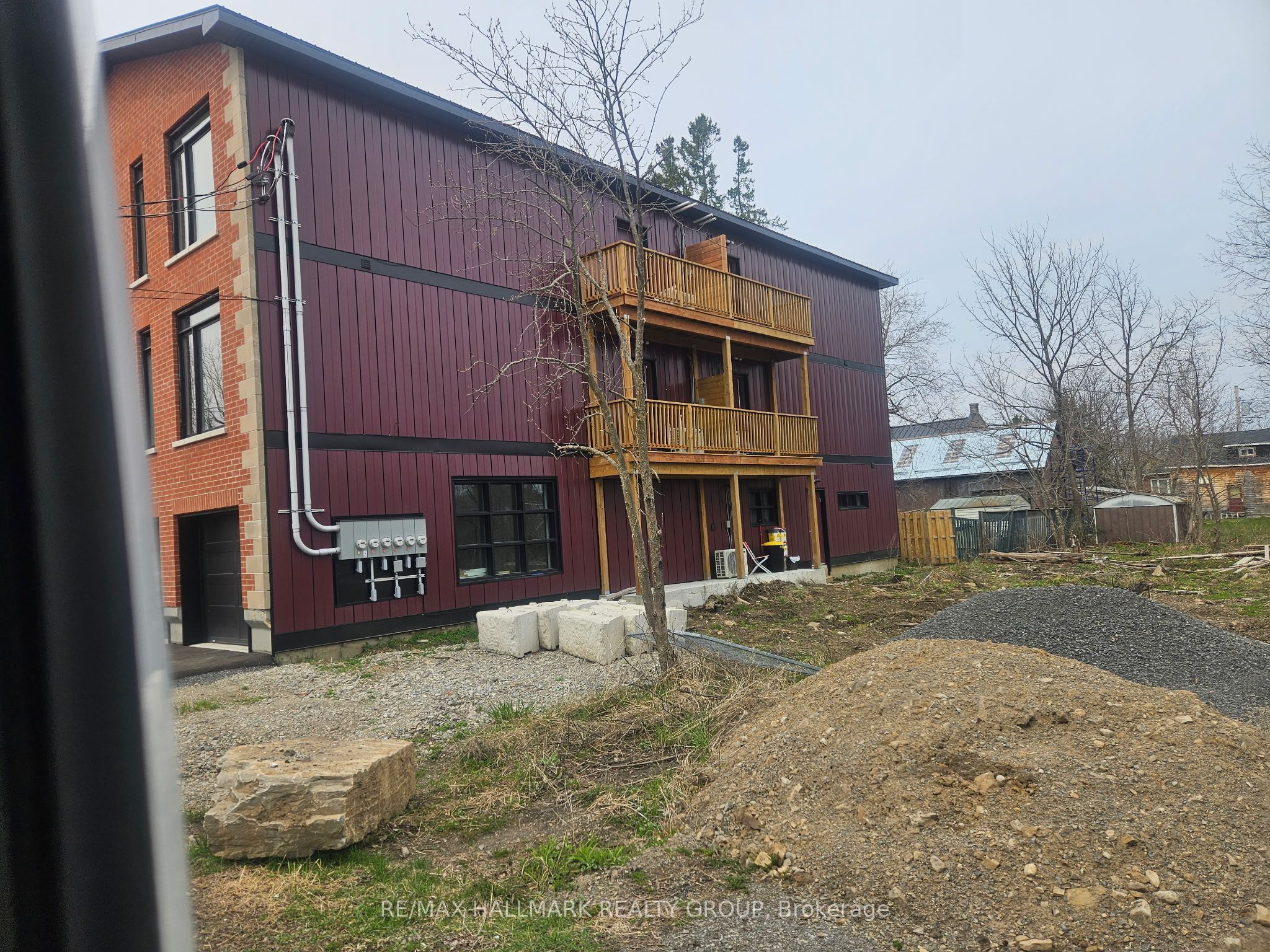 Unit 4 - 117 Drummond Street W, Merrickville-Wolford 2