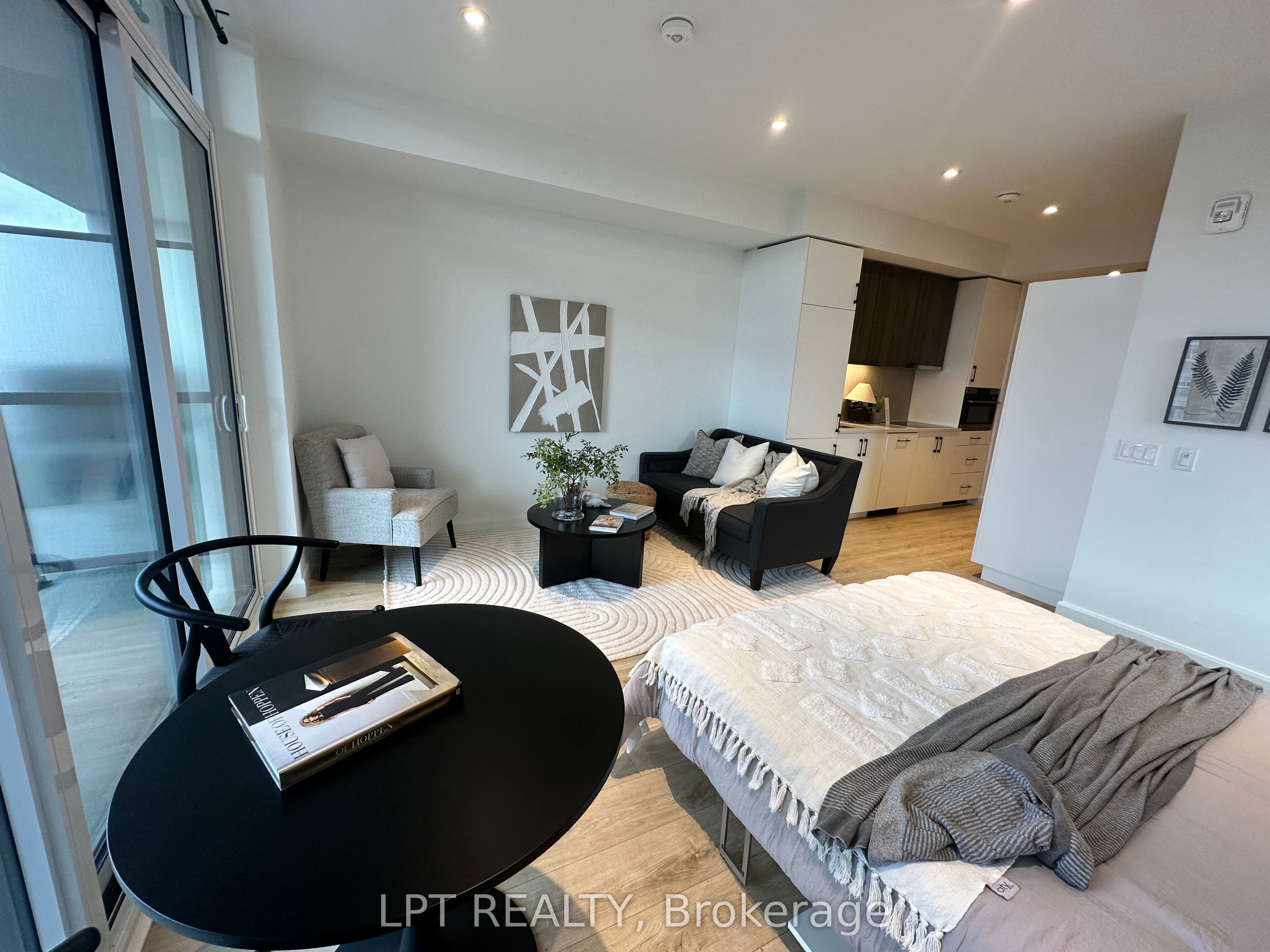 Unit 1313 - 741 King Street W, Kitchener 4