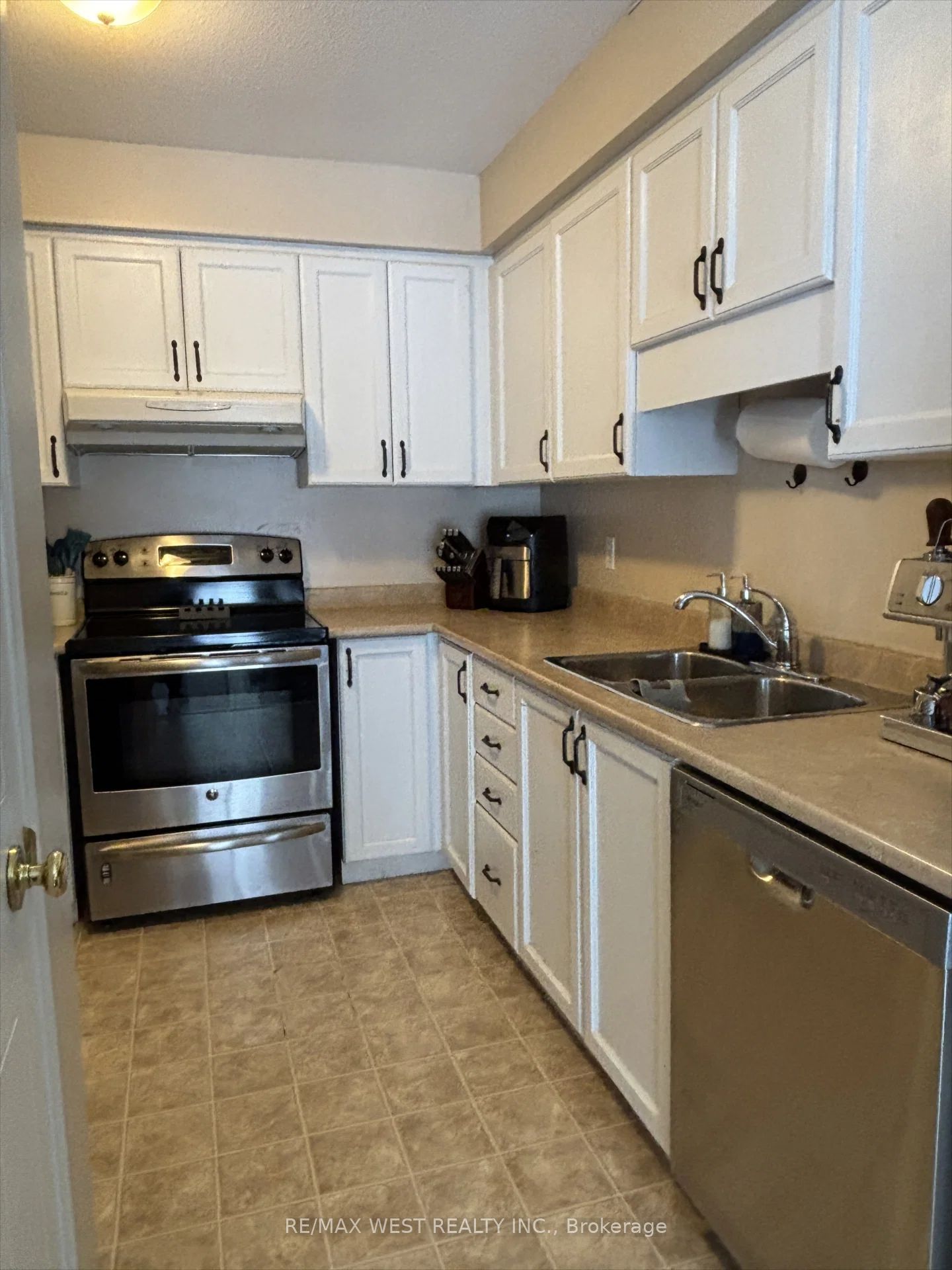 645B Basswood Street, Waterloo 3