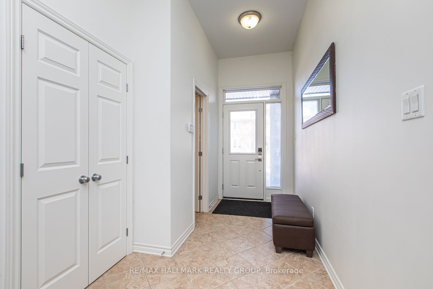 534 Rochefort Circle, Cumberland 3