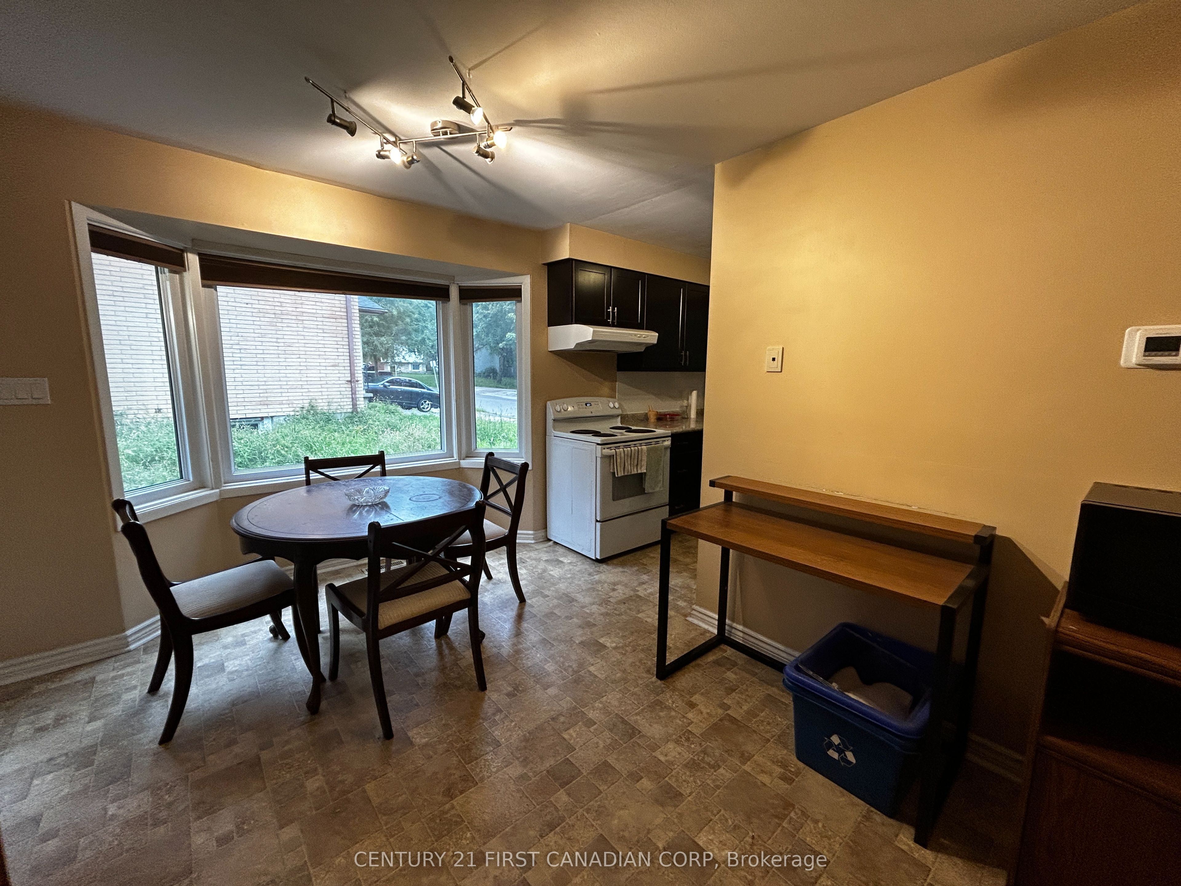 Unit Room 3 - 460 Castlegrove Boulevard, London 4
