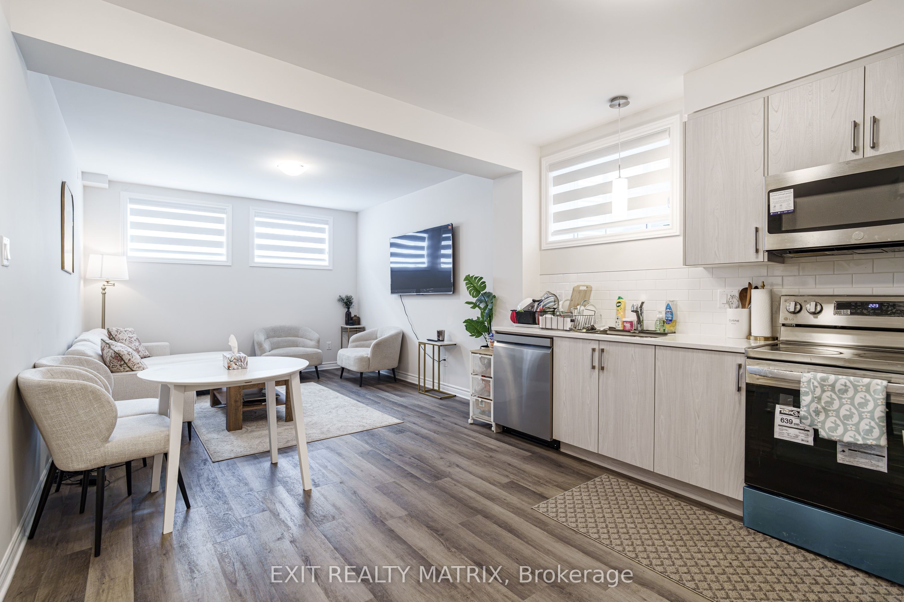 Unit B - 161 Massalia Crescent, Cumberland 5