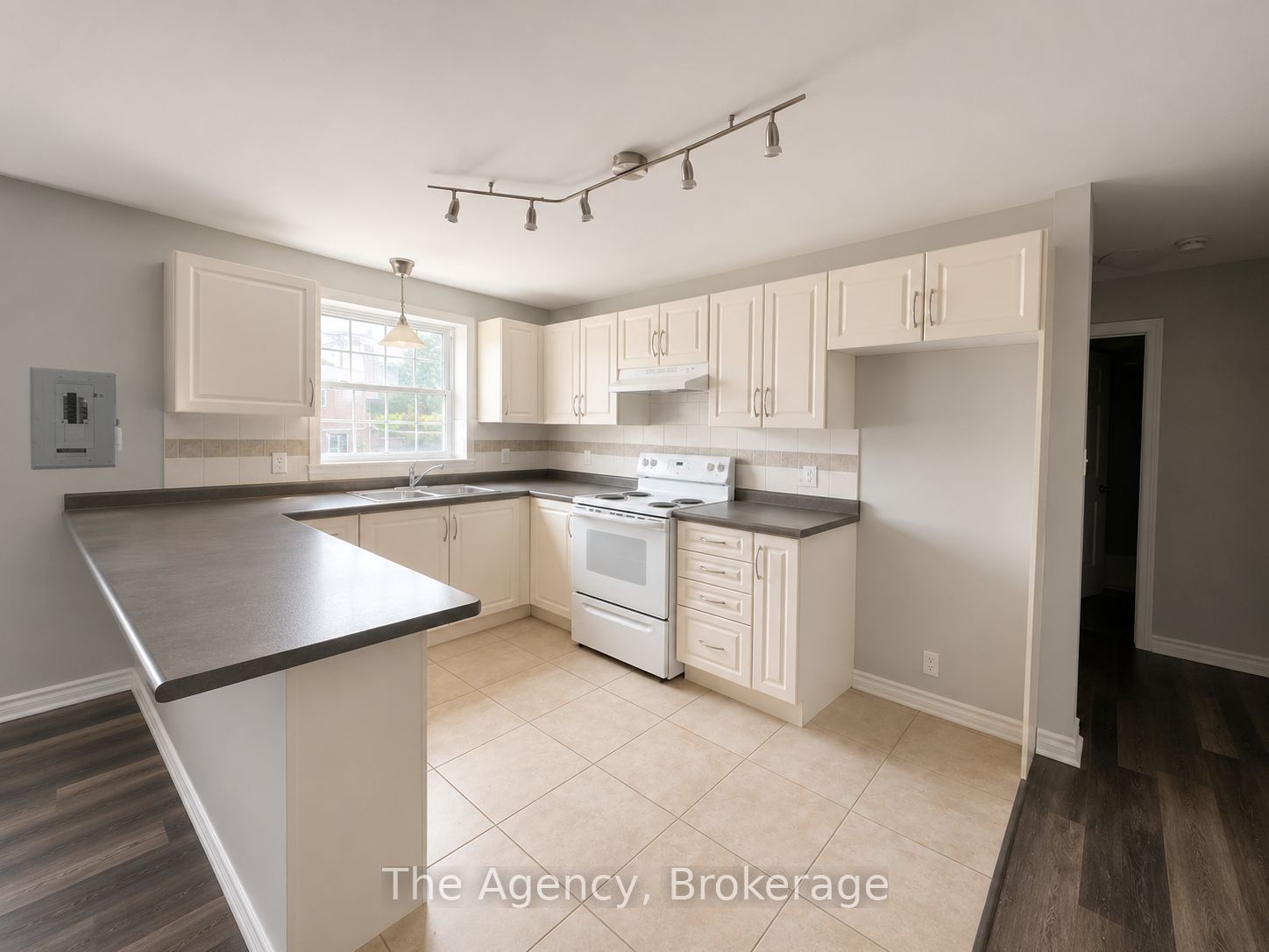 Unit 6 - 143 Westchester Crescent, St. Catharines 4
