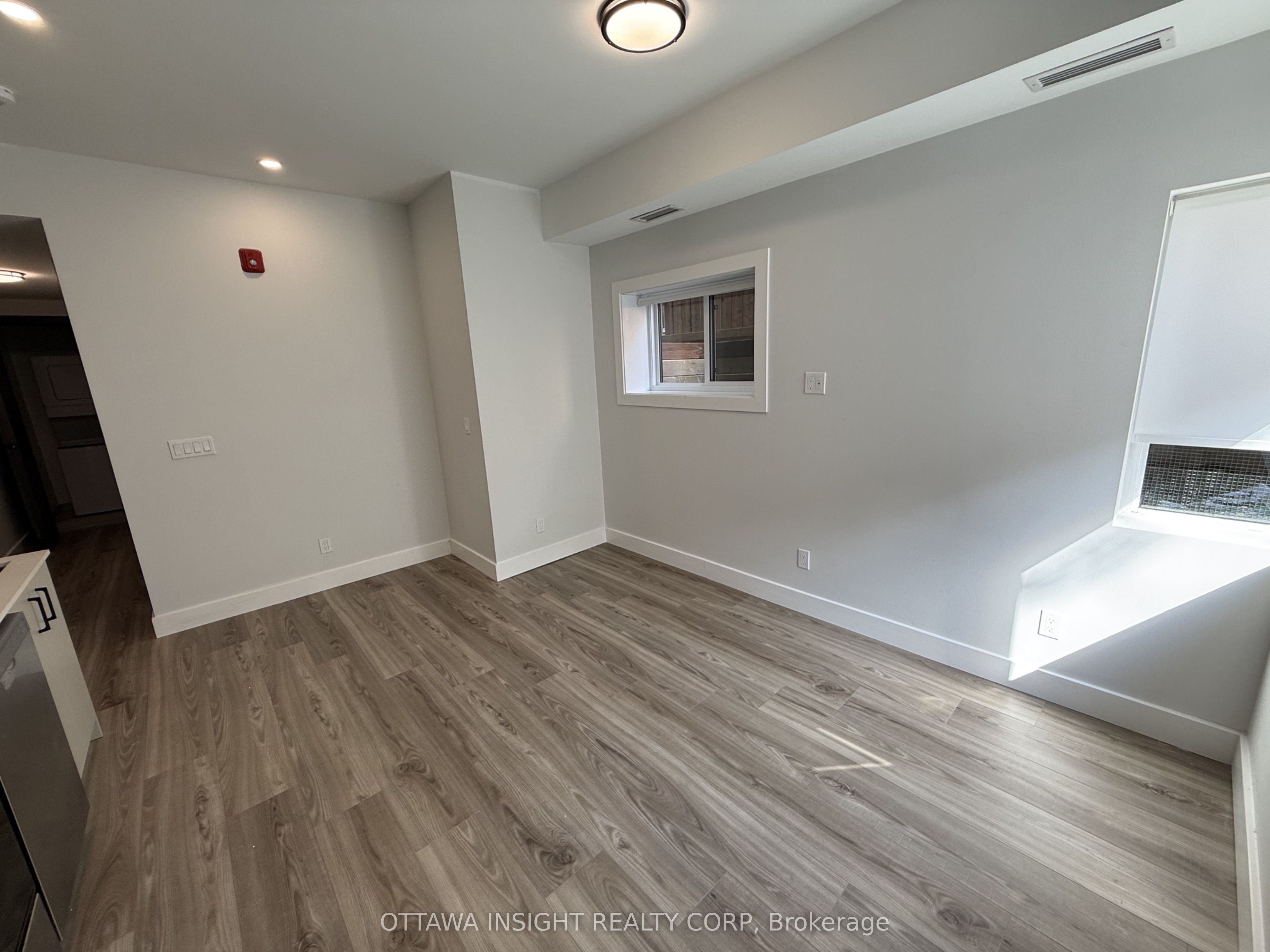 Unit 4 - 266 Carruthers Avenue, Ottawa 5