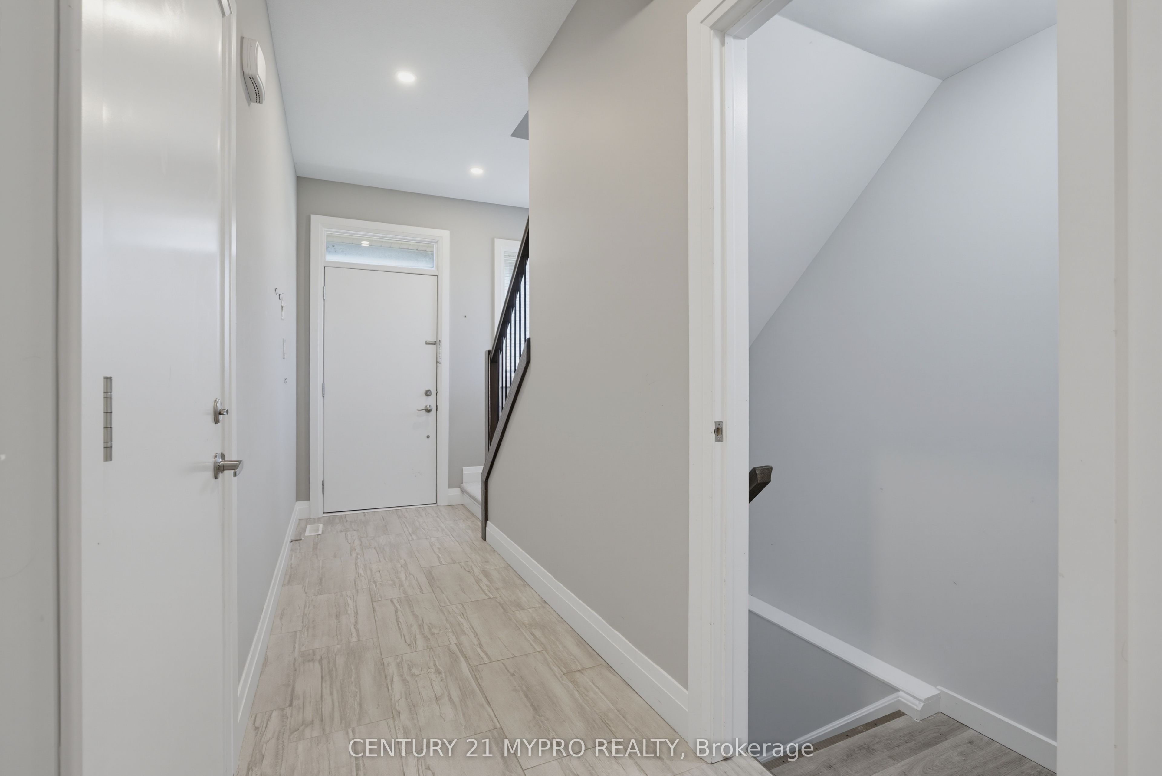 2003 CLAYRIDGE Way, London 5