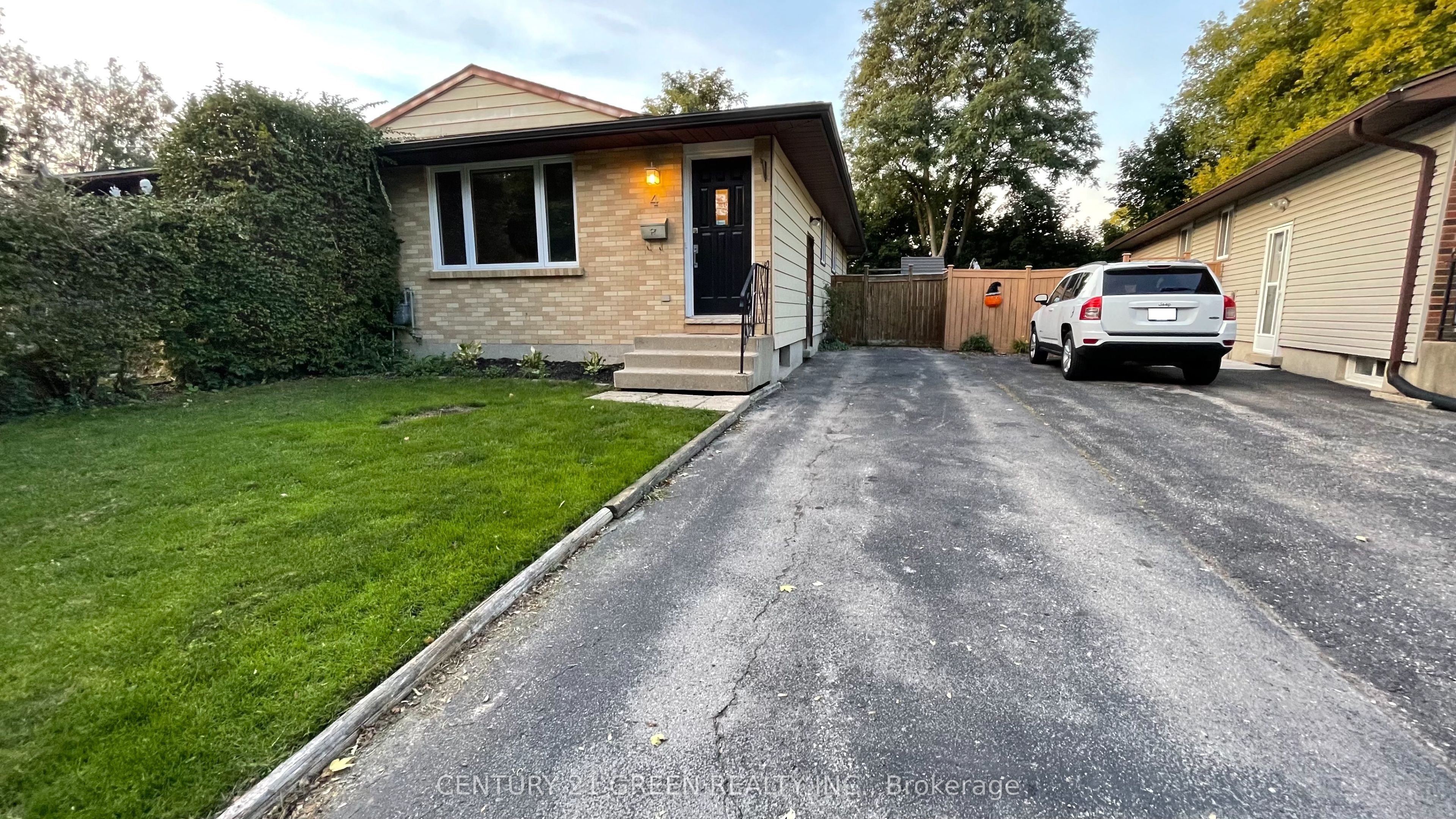 4 WENLOCK Crescent, London 2