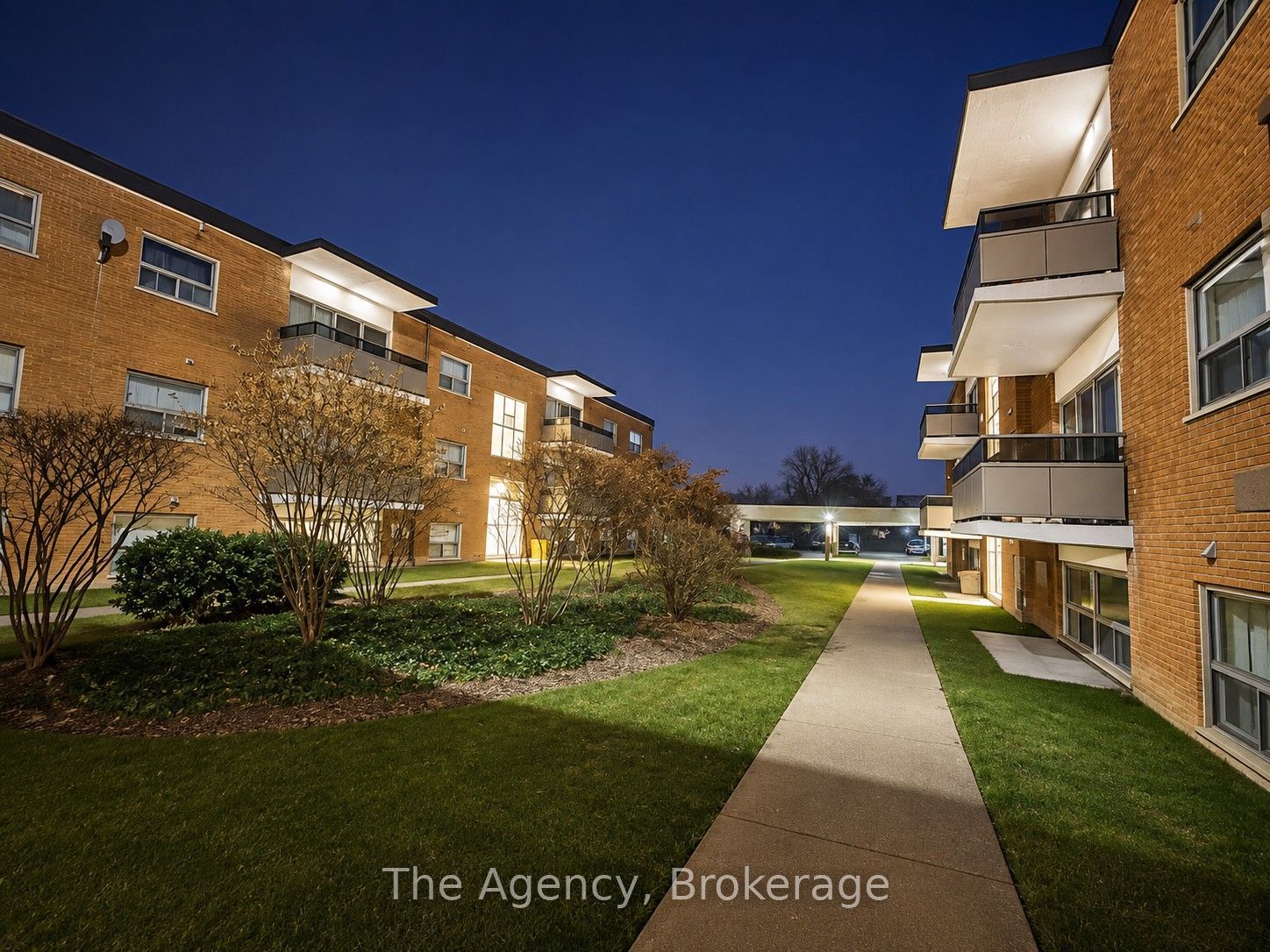 Unit 201 - 242 Oakdale Avenue, St. Catharines 2