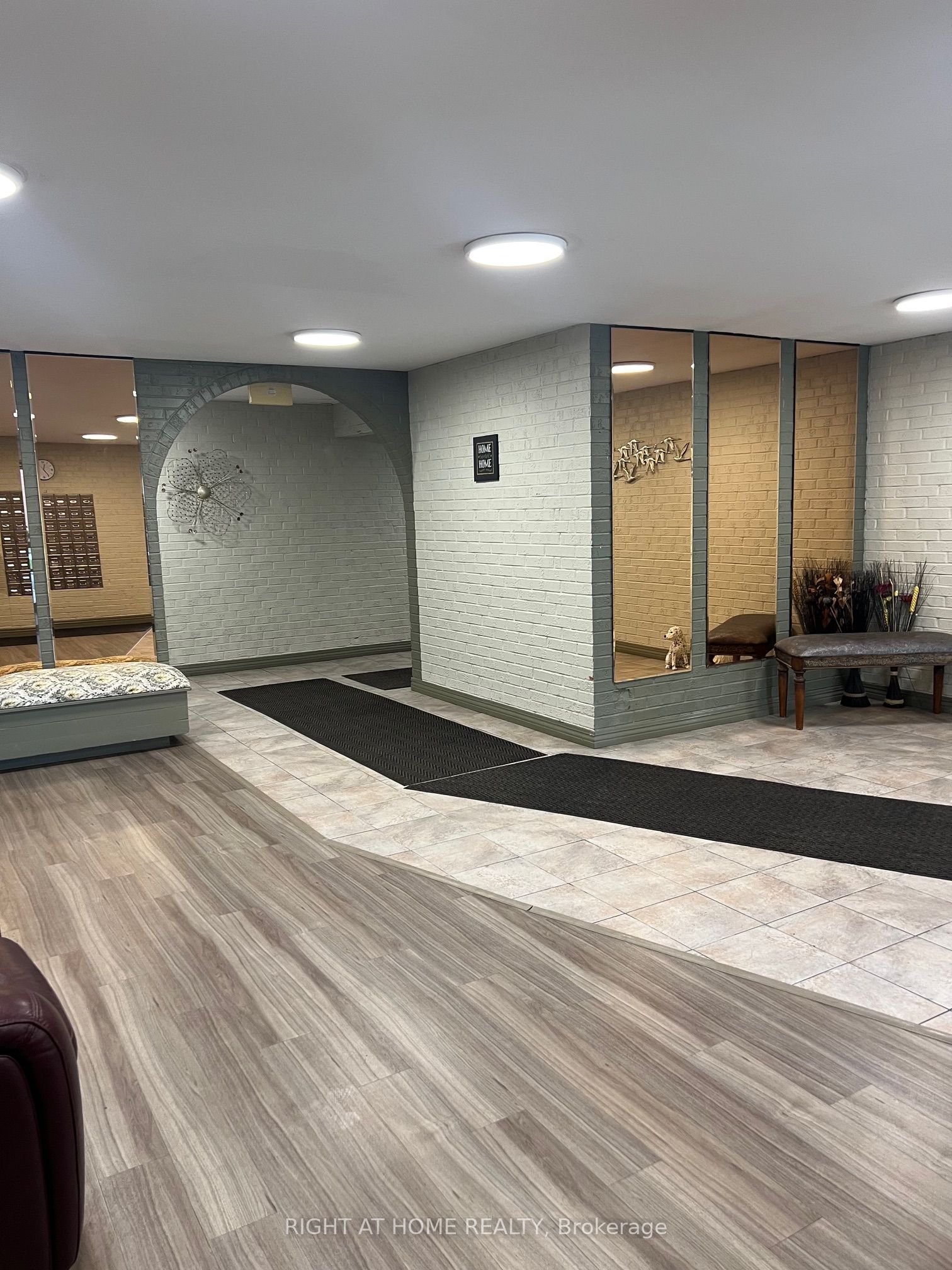 Unit 708 - 1102 Jalna Boulevard, London 5