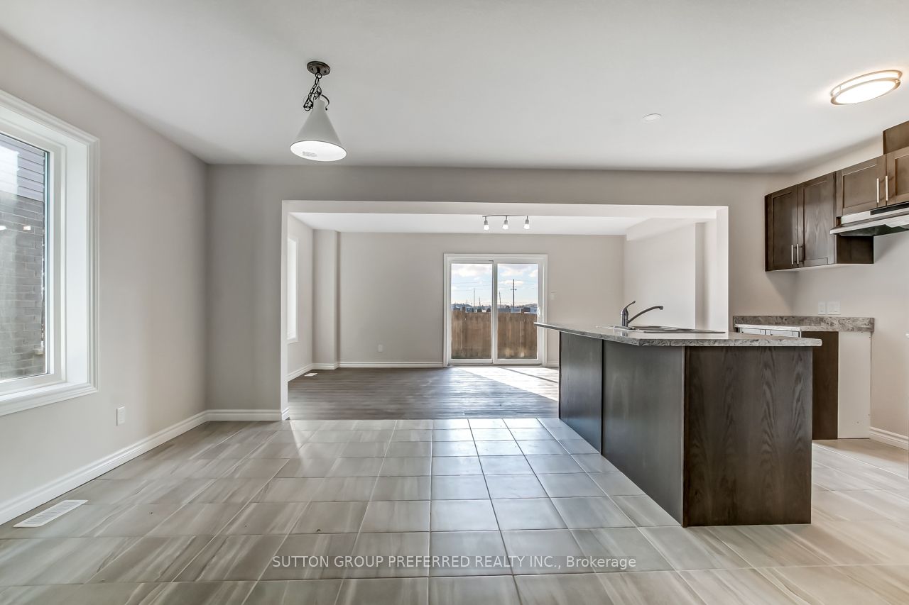 371 KENNINGTON Way, London 5