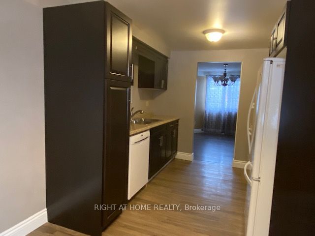 792 Homeview Road, London 5