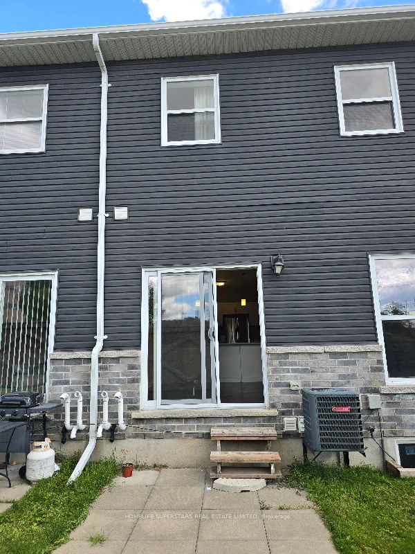 Unit 2A - 439 Athlone Avenue, Woodstock 2