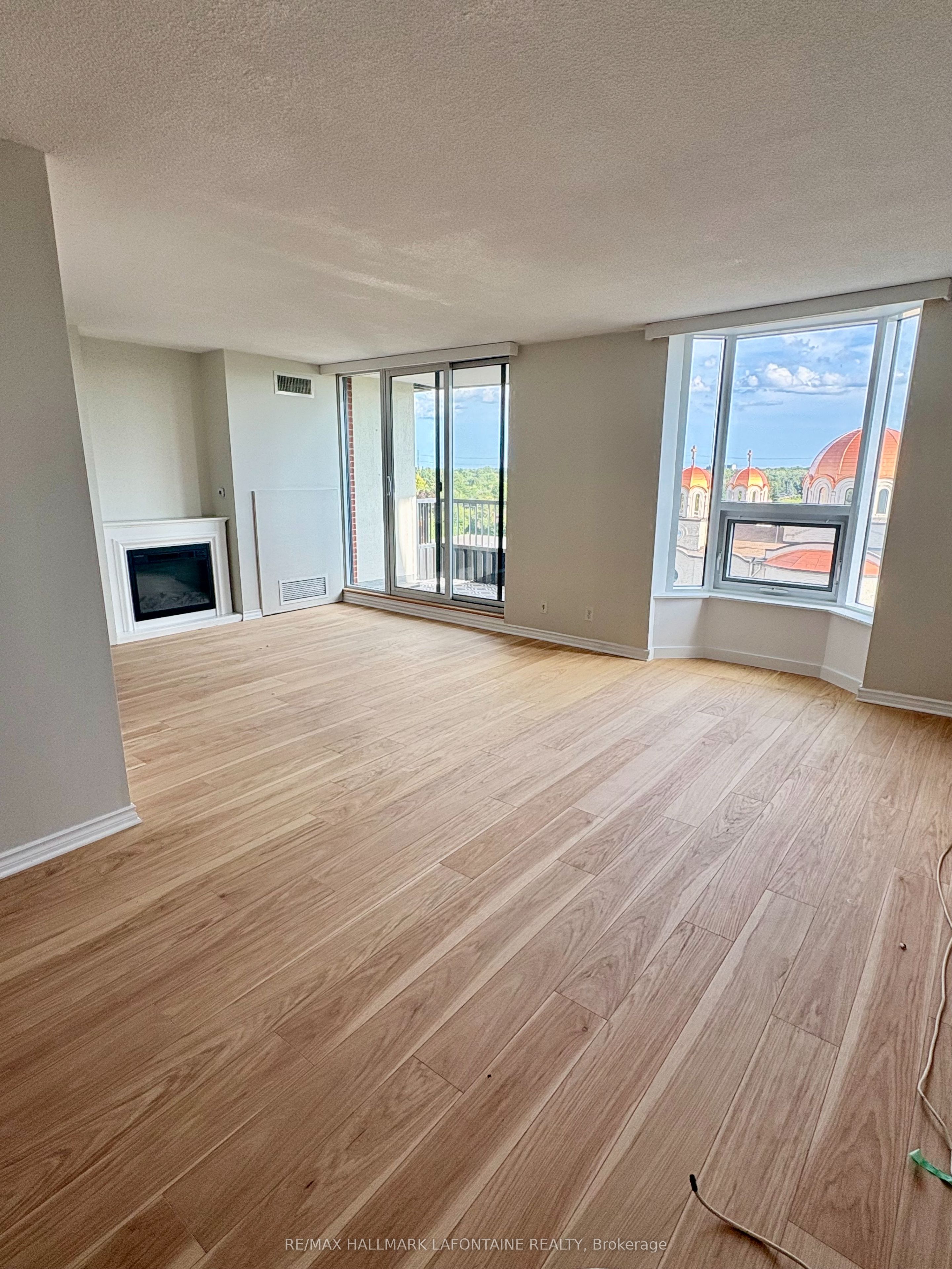 Unit 812 - 2951 Riverside Drive, Ottawa 2