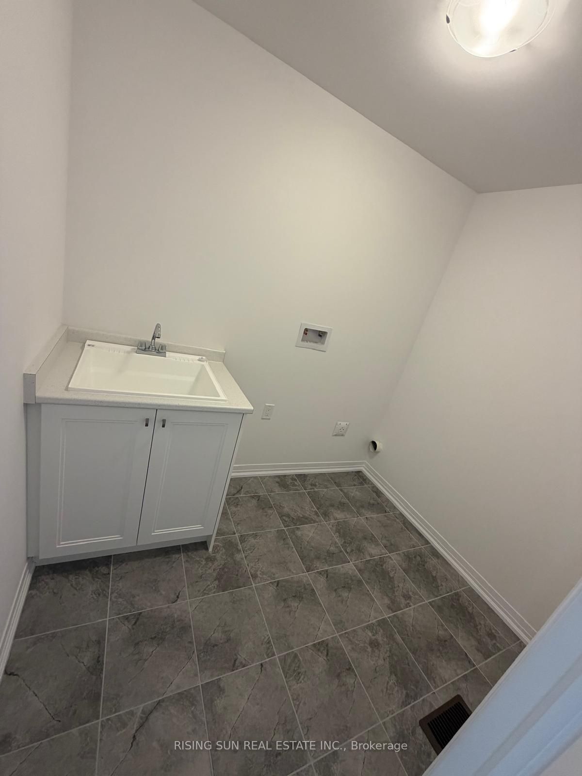 562 Telfer Street, South-West Oxford 5