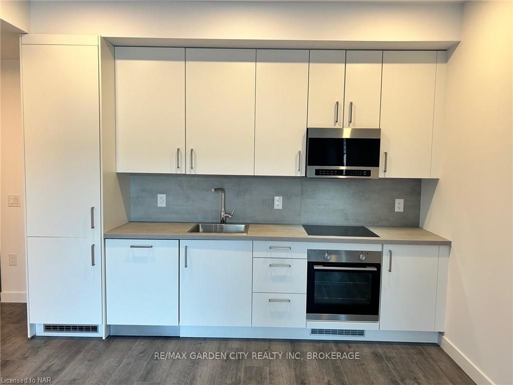 Unit 213 - 7549B KALAR Road, Niagara Falls 2