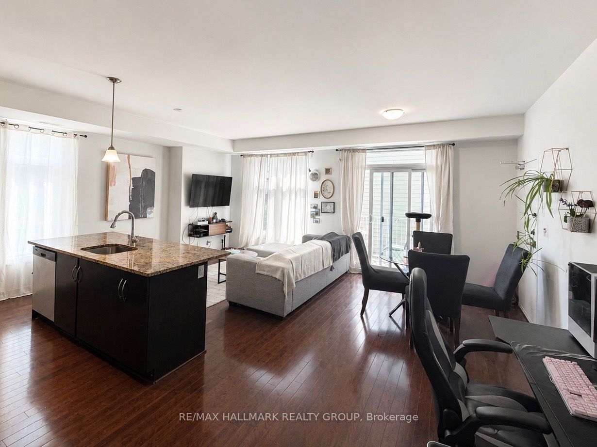 Unit E - 861 Blackcomb Private, Ottawa 2