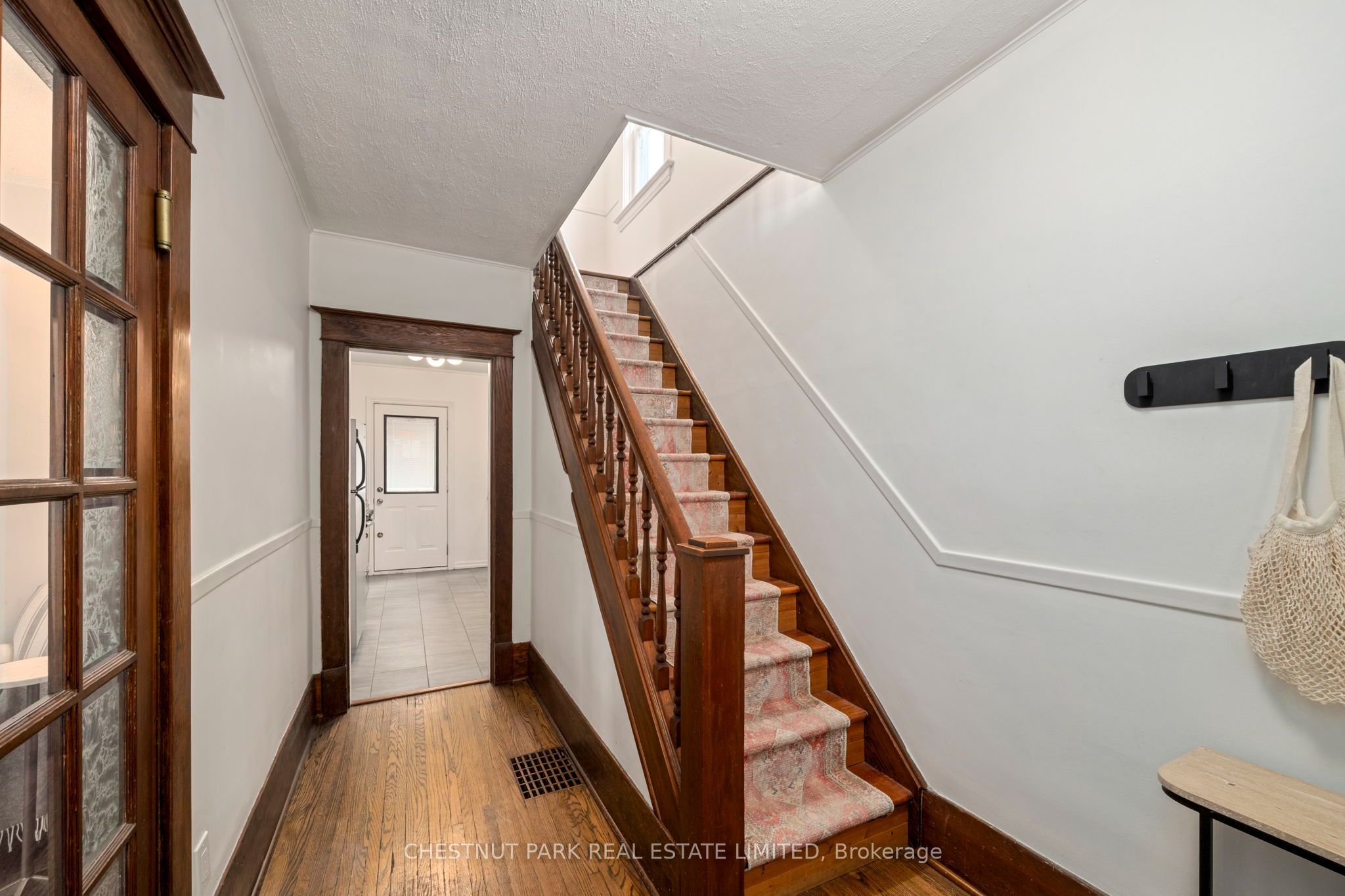 94 Briscoe Street E, London 5