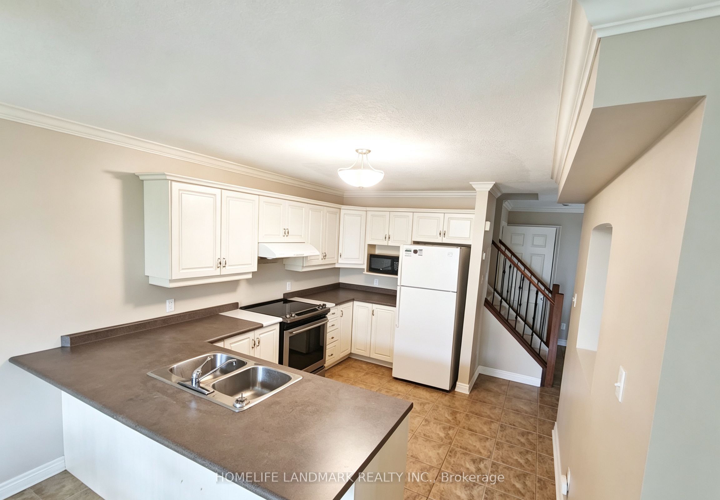 898 Blythwood Road, London 2