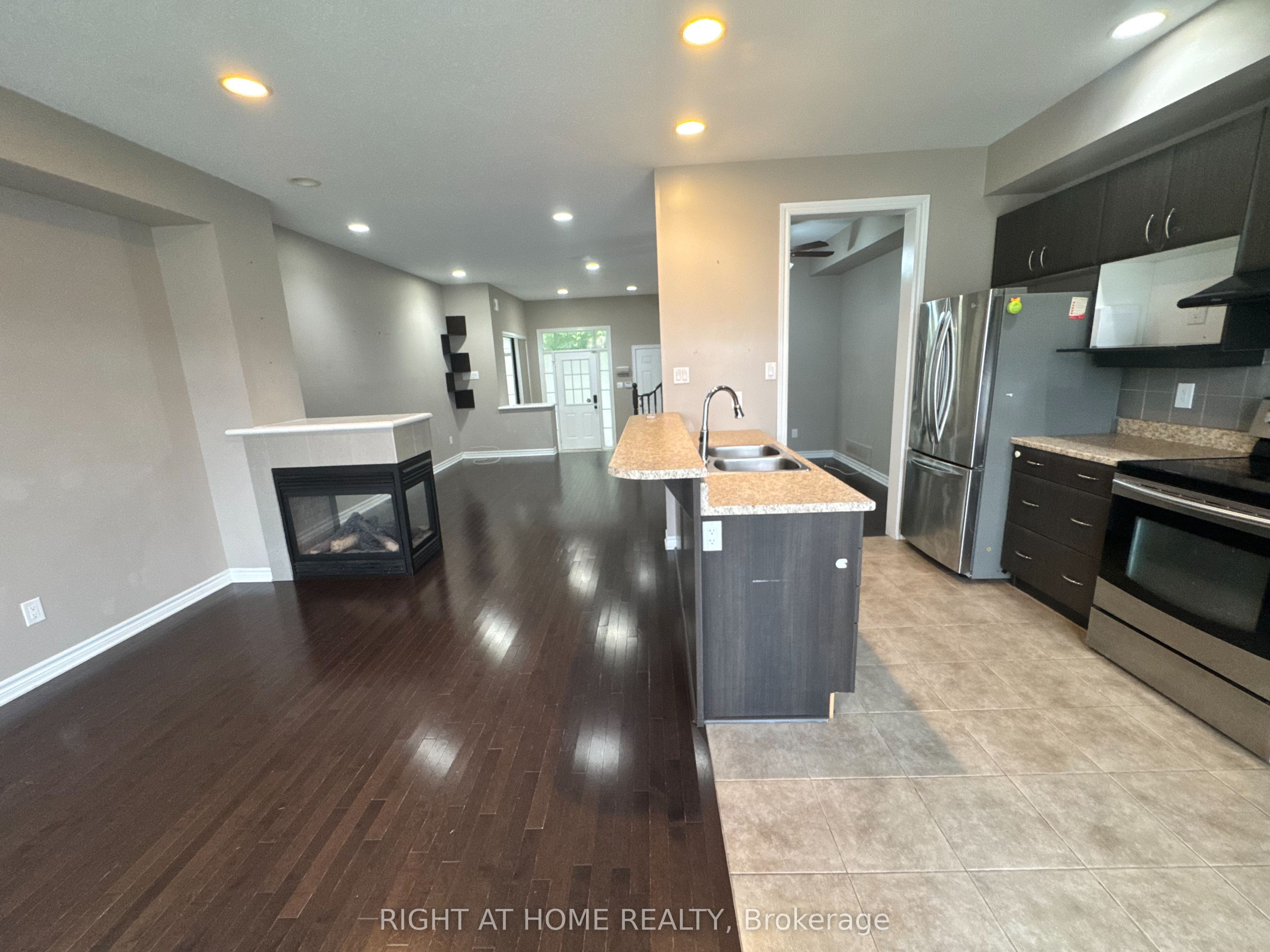 428 FOXHALL Way, Kanata 4
