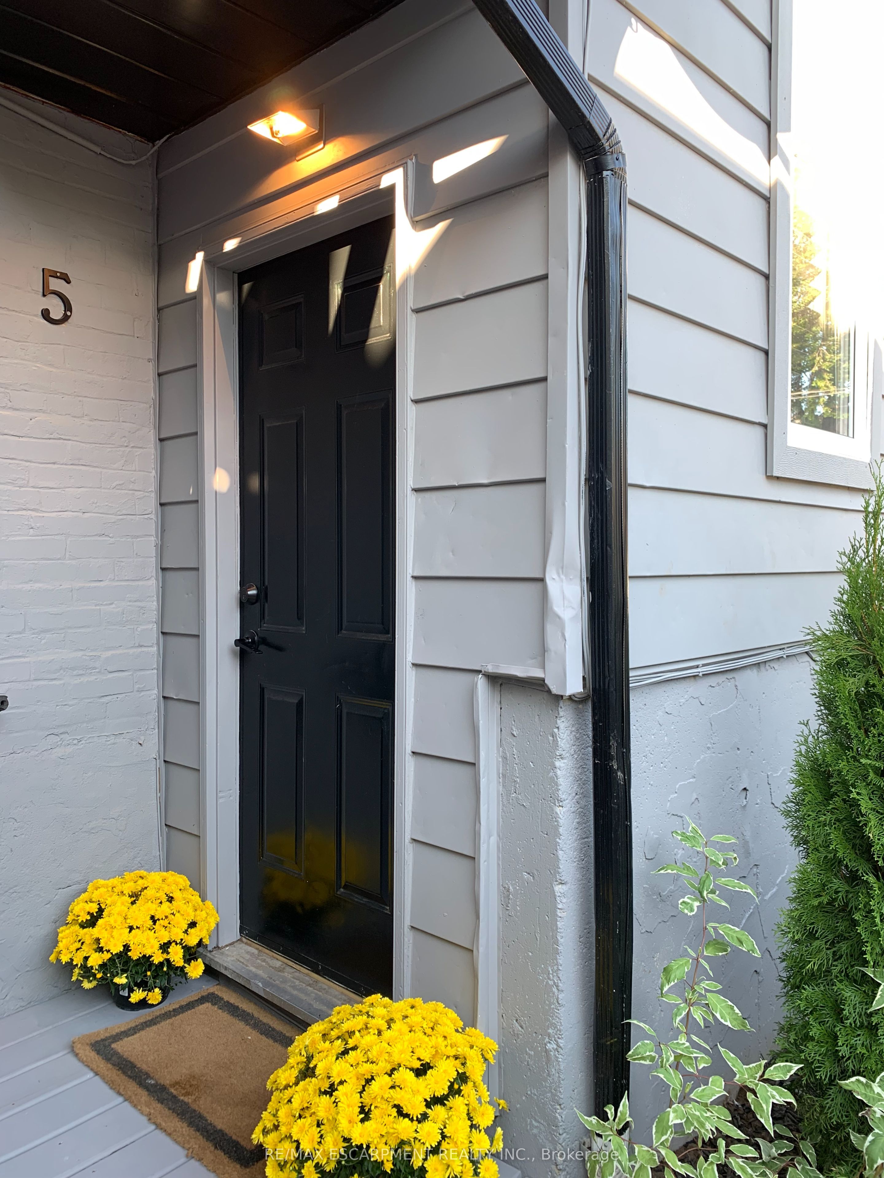 Unit 5 - 74 WEST Avenue N, Hamilton 5