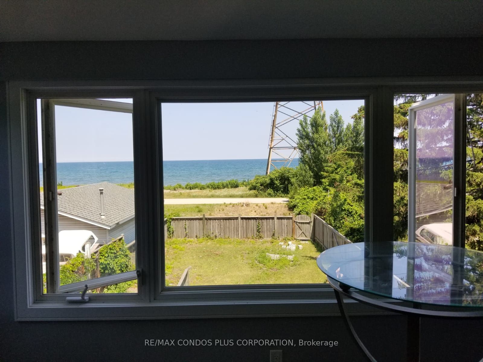 869 Beach Boulevard, Hamilton 3