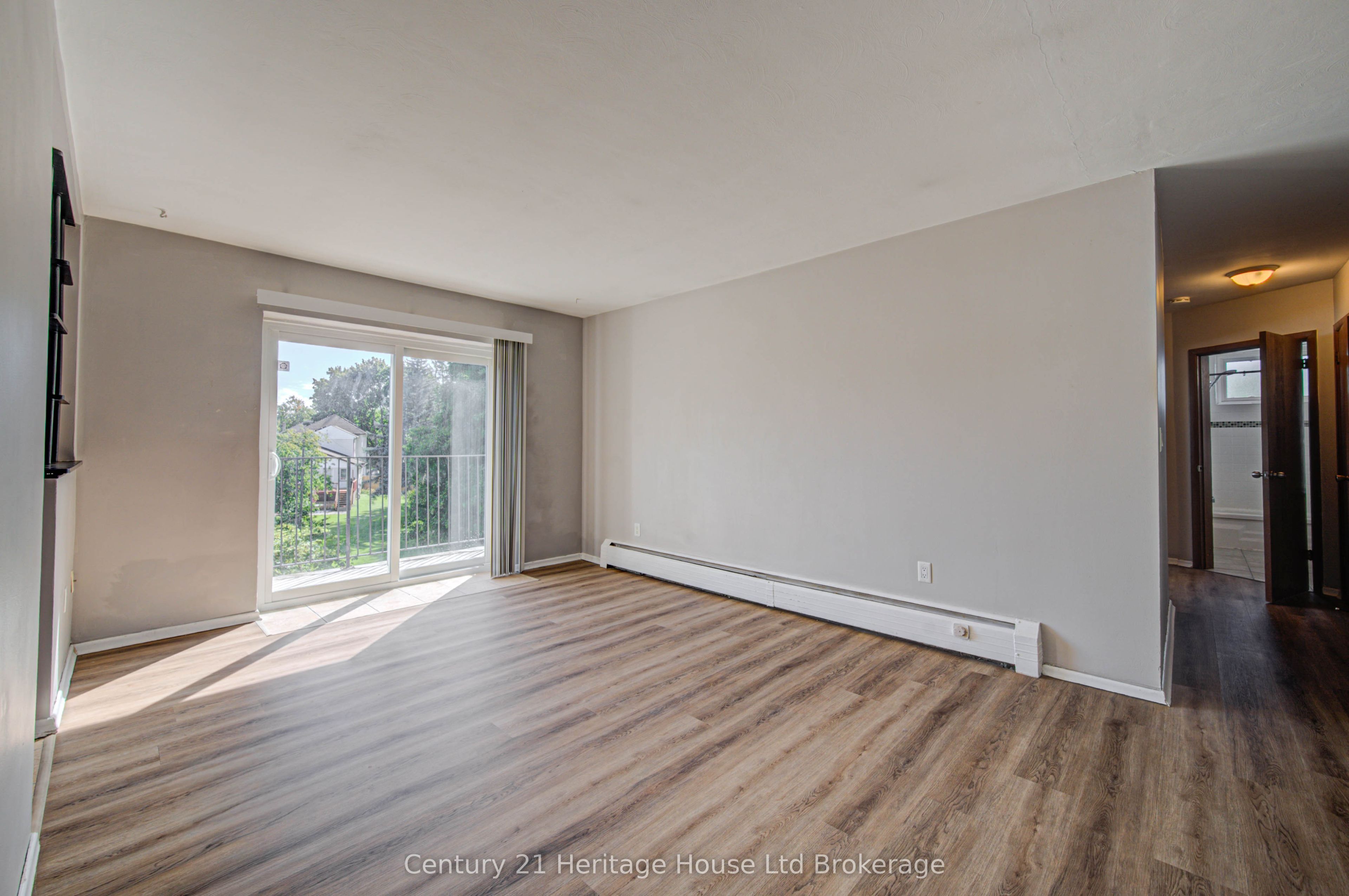 Unit 401 - 770 Hughson Street, Woodstock 2