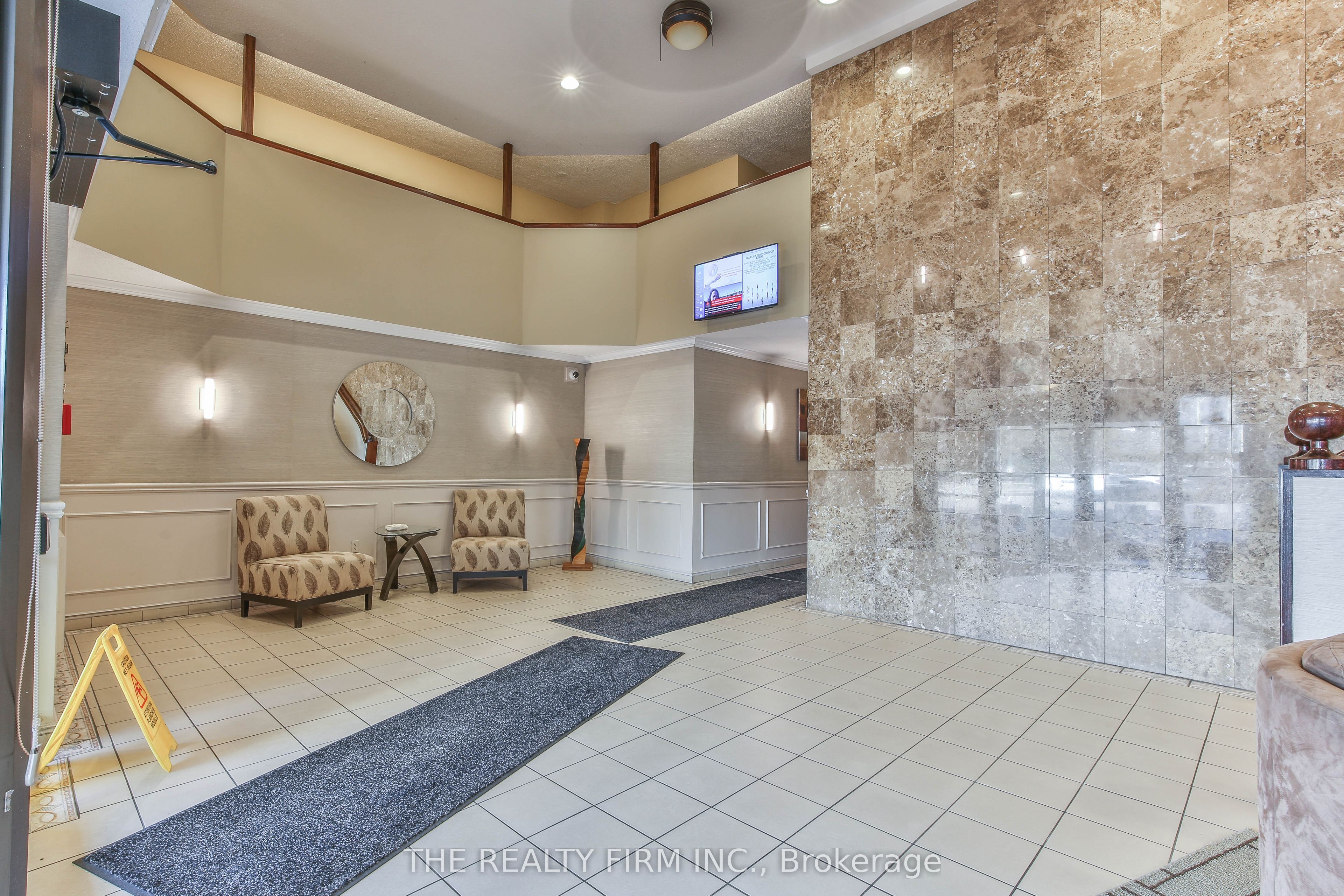 Unit 2605 - 323 Colborne Street, London 5