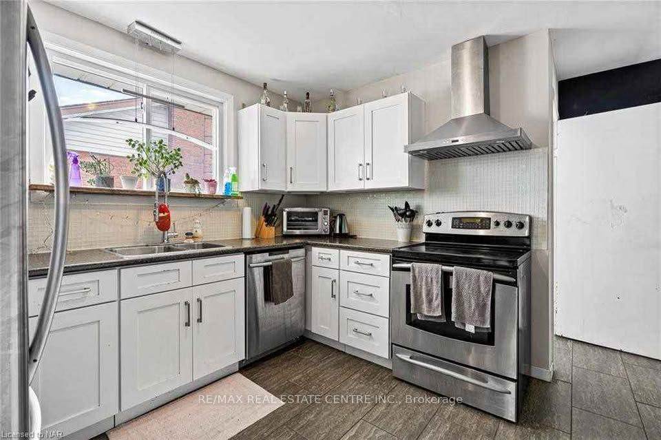 2 Stewart Avenue, Thorold 3