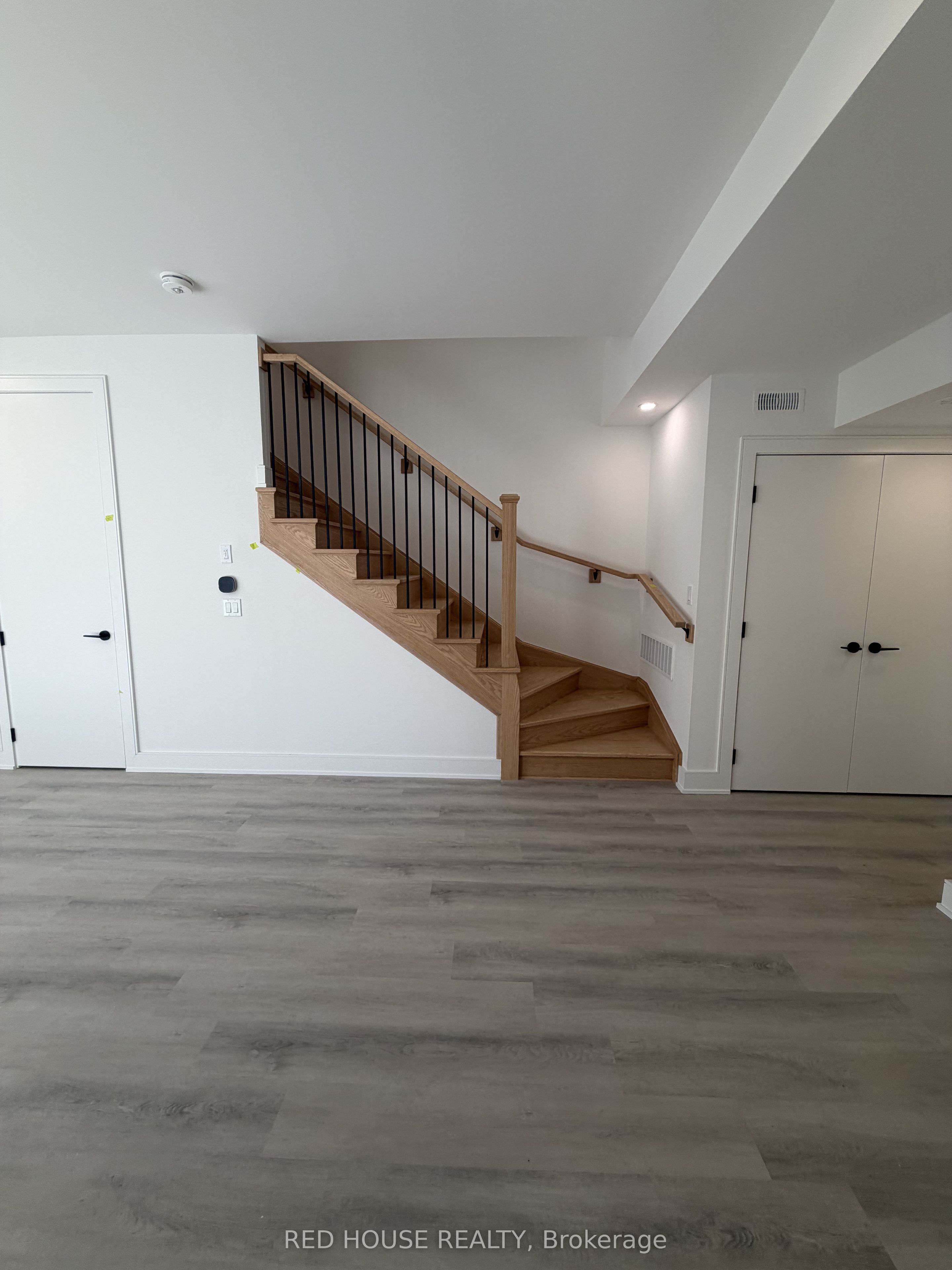 242 Ellis Avenue, St. Catharines 5