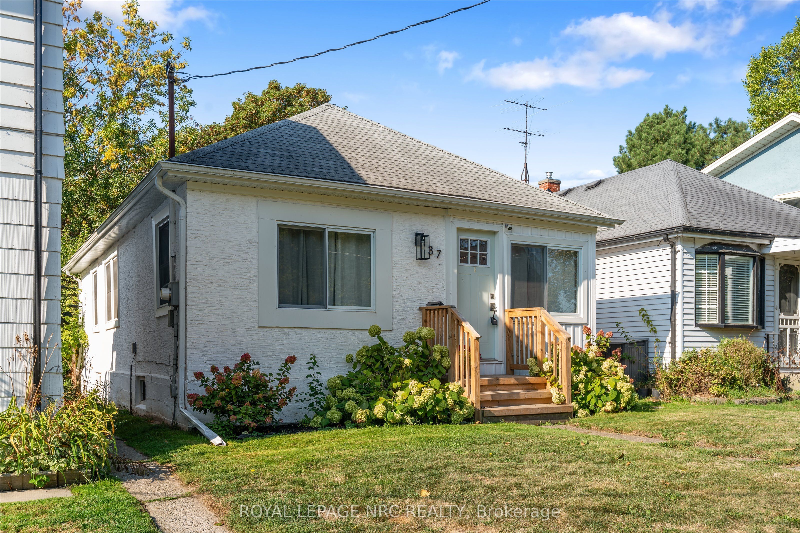 37 Lock Street, St. Catharines 2