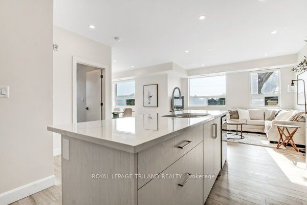 Unit 408 - 16 Compass Trail, Central Elgin 3