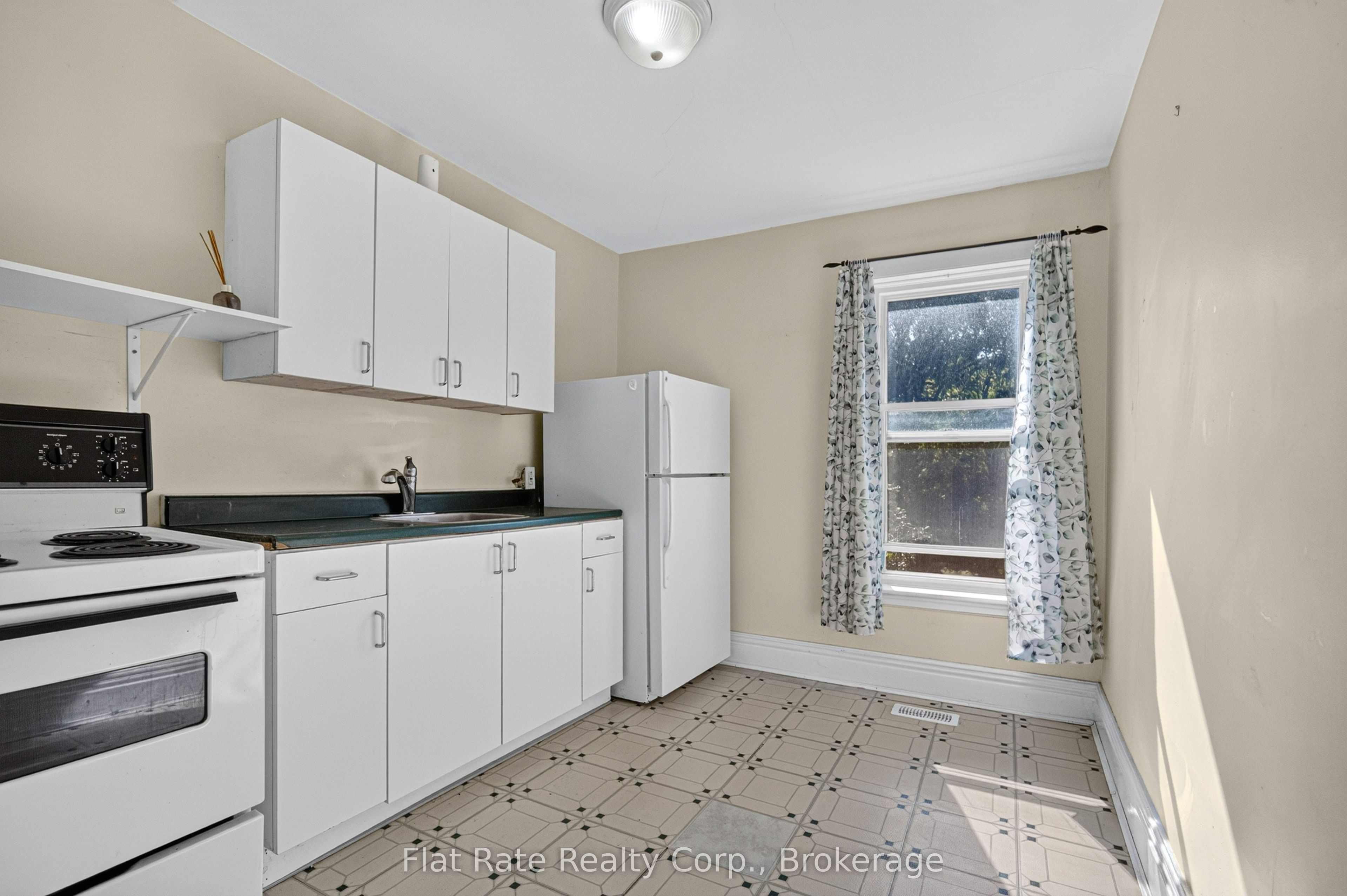 Unit 2ND FLOOR - 480 DONEGAL Street, Peterborough 3