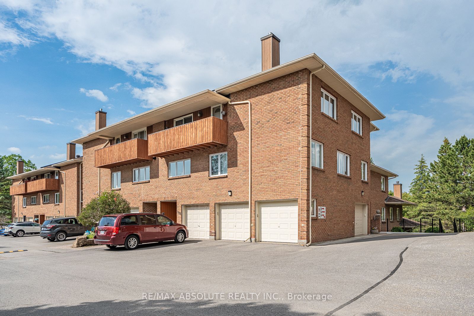 206 Stratas Court, Kanata 1