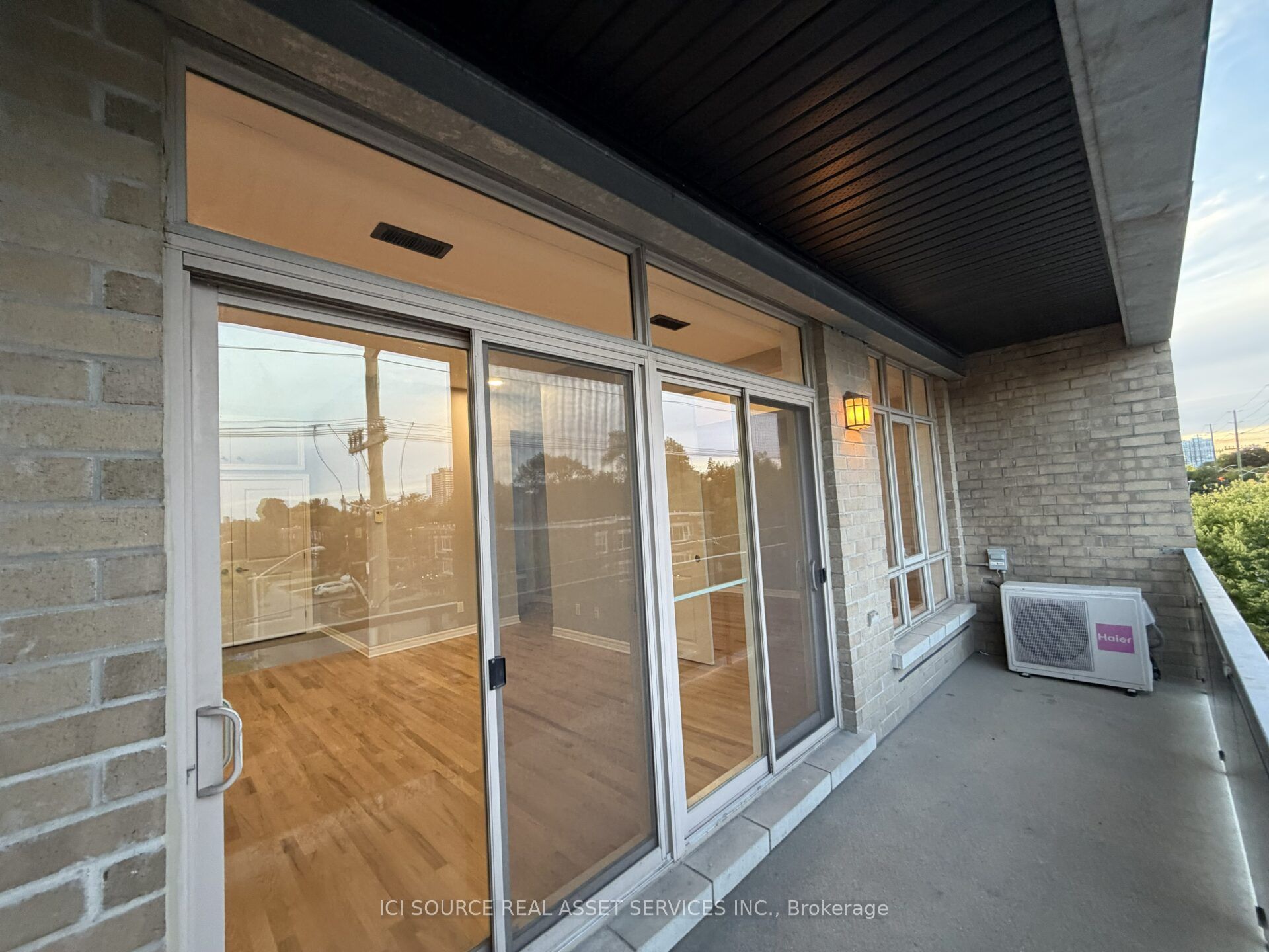 Unit 301 - 682 Churchill Avenue N, Ottawa 2