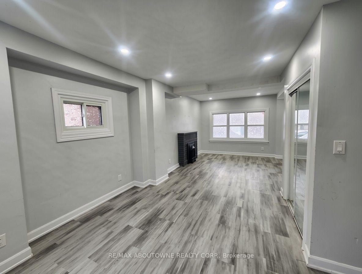 63 Gage Avenue N, Hamilton 4