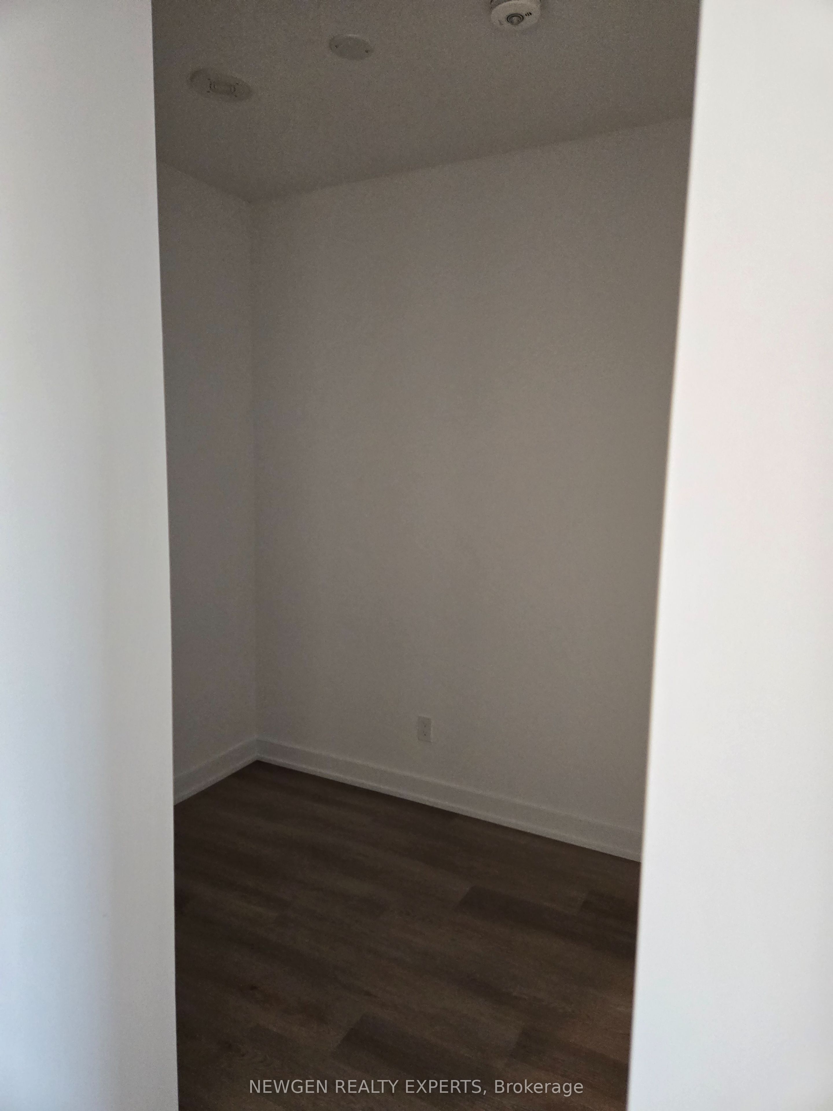 Unit 907 - 101 John Street N, Hamilton 4