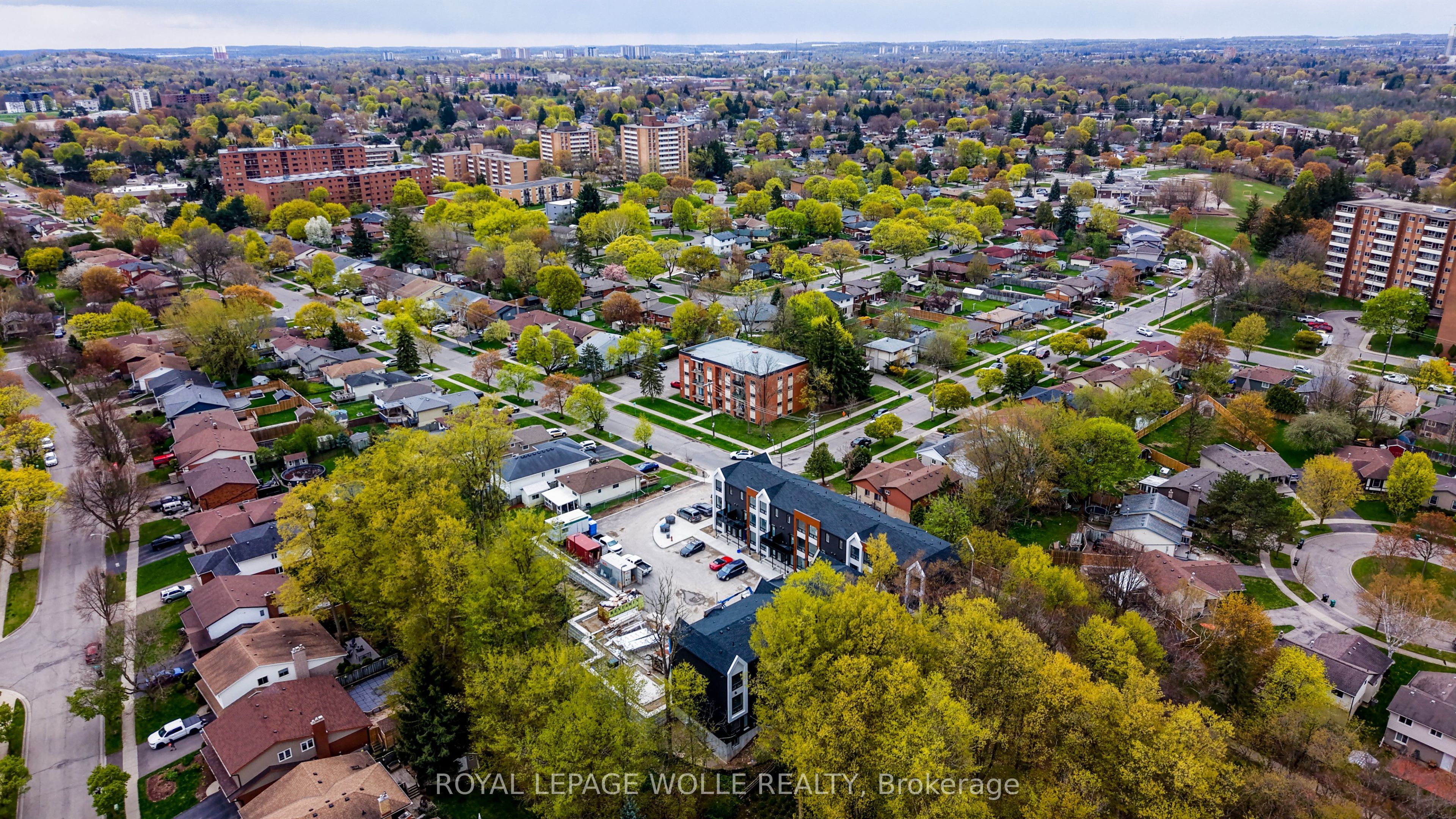 Unit UNIT 15 (THE GROVE) - 210 HERITAGE Drive, Kitchener 2
