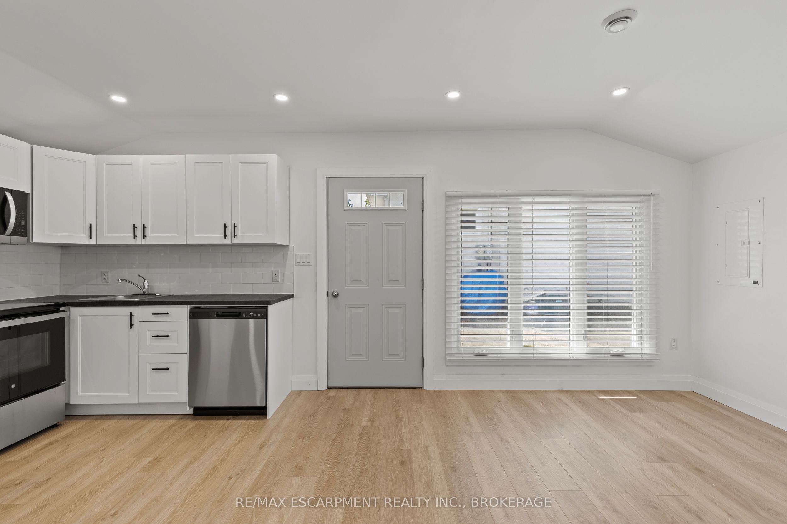 Unit Unit 2 - 362 Gatfield Avenue, Welland 2
