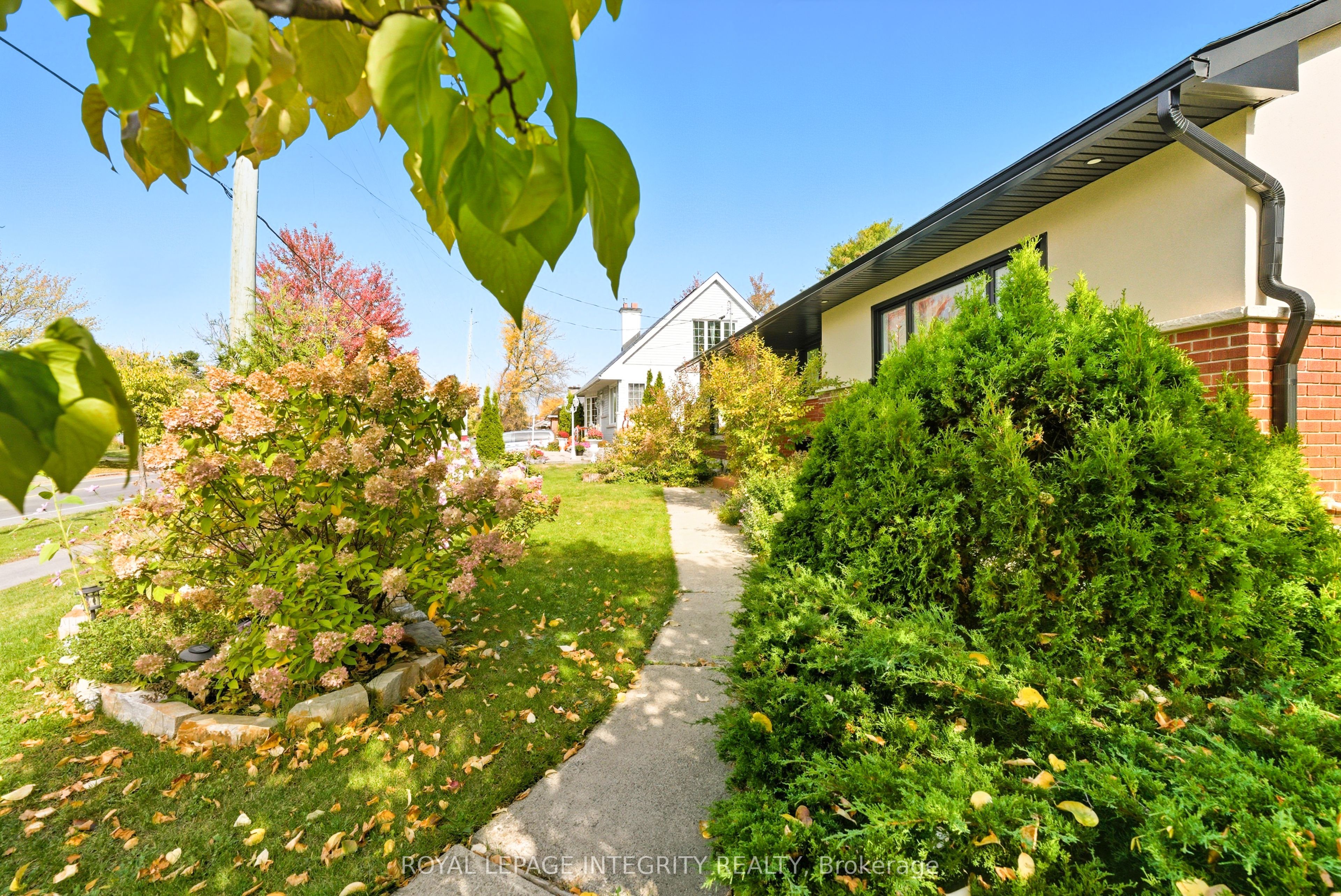 2461 Alta Vista Drive, Ottawa 4